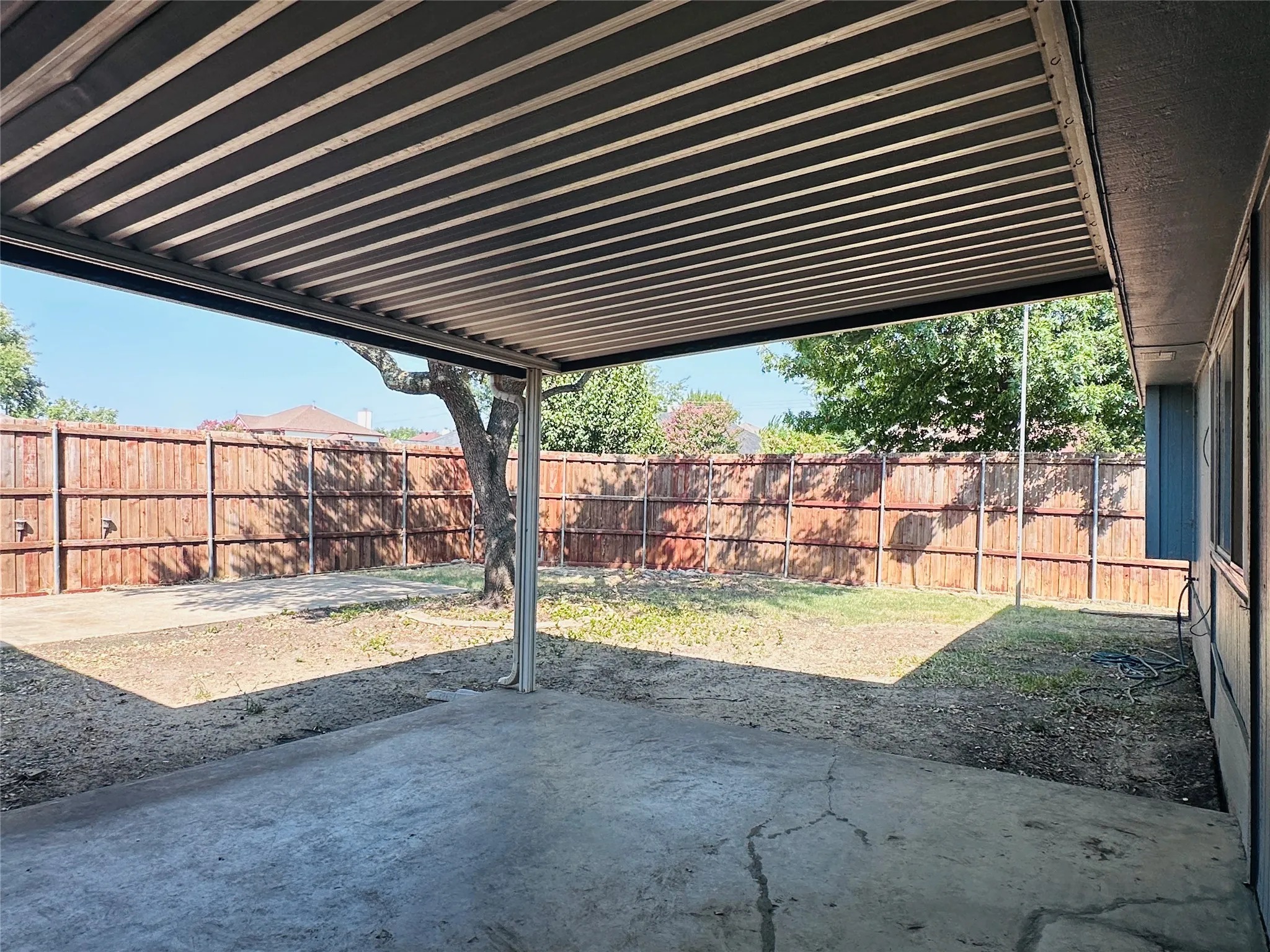 Single Family Residence For Sale in Dallas County , 7510 Beverly Drive, Rowlett, Texas 75089, 4 Bedroom, 2 Bathroom, 2 Garage spaces, 1,760 Sqft, built in 1987, mls#21359925, Real Estate Agent in Rowlett, Homes For Sale in Dallas county, Homes For Sale in Rowlett, Realtor in Rowlett Texas, Real Estate Brokerage Independent Realty Texas, Luminita Cordes Realtor