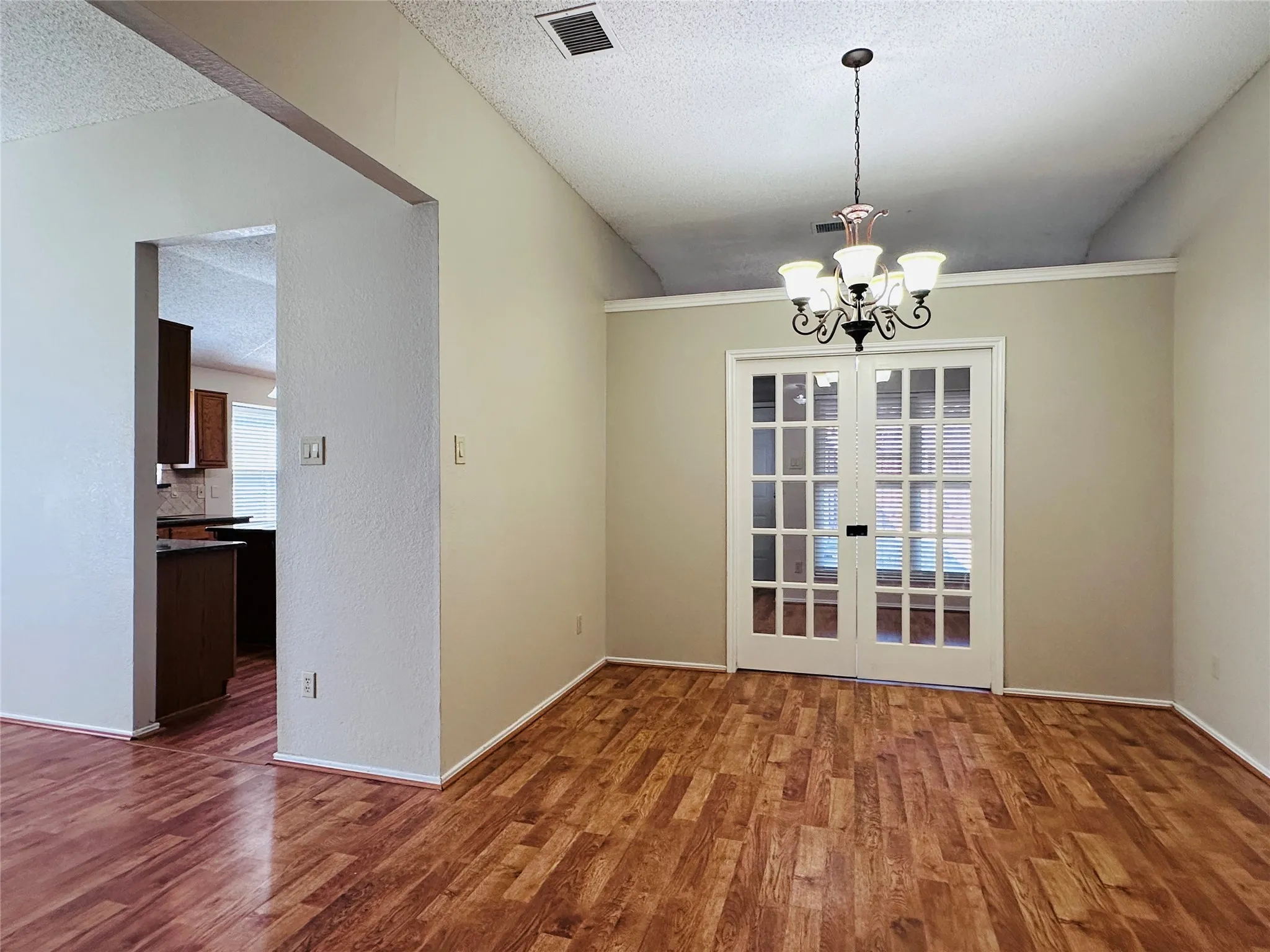 Single Family Residence For Sale in Dallas County , 7510 Beverly Drive, Rowlett, Texas 75089, 4 Bedroom, 2 Bathroom, 2 Garage spaces, 1,760 Sqft, built in 1987, mls#21359925, Real Estate Agent in Rowlett, Homes For Sale in Dallas county, Homes For Sale in Rowlett, Realtor in Rowlett Texas, Real Estate Brokerage Independent Realty Texas, Luminita Cordes Realtor