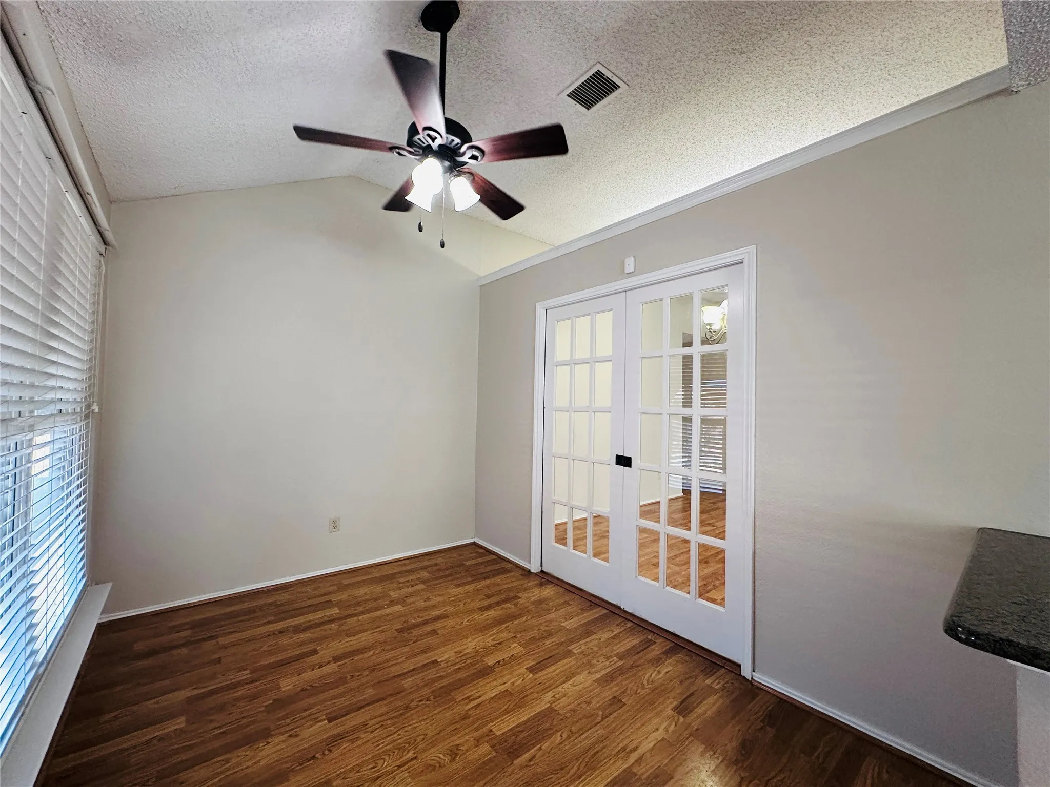 Single Family Residence For Sale in Dallas County , 7510 Beverly Drive, Rowlett, Texas 75089, 4 Bedroom, 2 Bathroom, 2 Garage spaces, 1,760 Sqft, built in 1987, mls#21359925, Real Estate Agent in Rowlett, Homes For Sale in Dallas county, Homes For Sale in Rowlett, Realtor in Rowlett Texas, Real Estate Brokerage Independent Realty Texas, Luminita Cordes Realtor