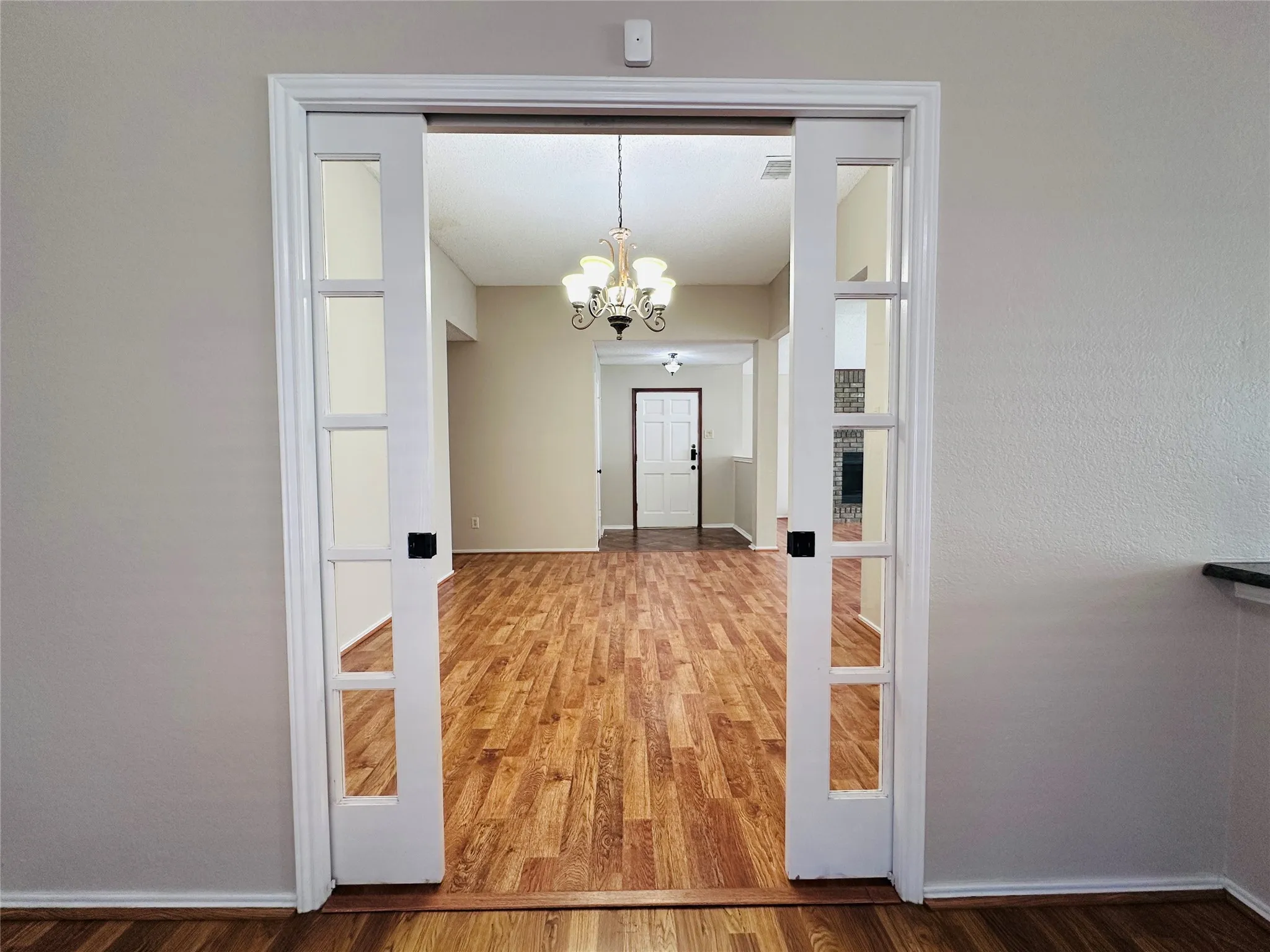 Single Family Residence For Sale in Dallas County , 7510 Beverly Drive, Rowlett, Texas 75089, 4 Bedroom, 2 Bathroom, 2 Garage spaces, 1,760 Sqft, built in 1987, mls#21359925, Real Estate Agent in Rowlett, Homes For Sale in Dallas county, Homes For Sale in Rowlett, Realtor in Rowlett Texas, Real Estate Brokerage Independent Realty Texas, Luminita Cordes Realtor