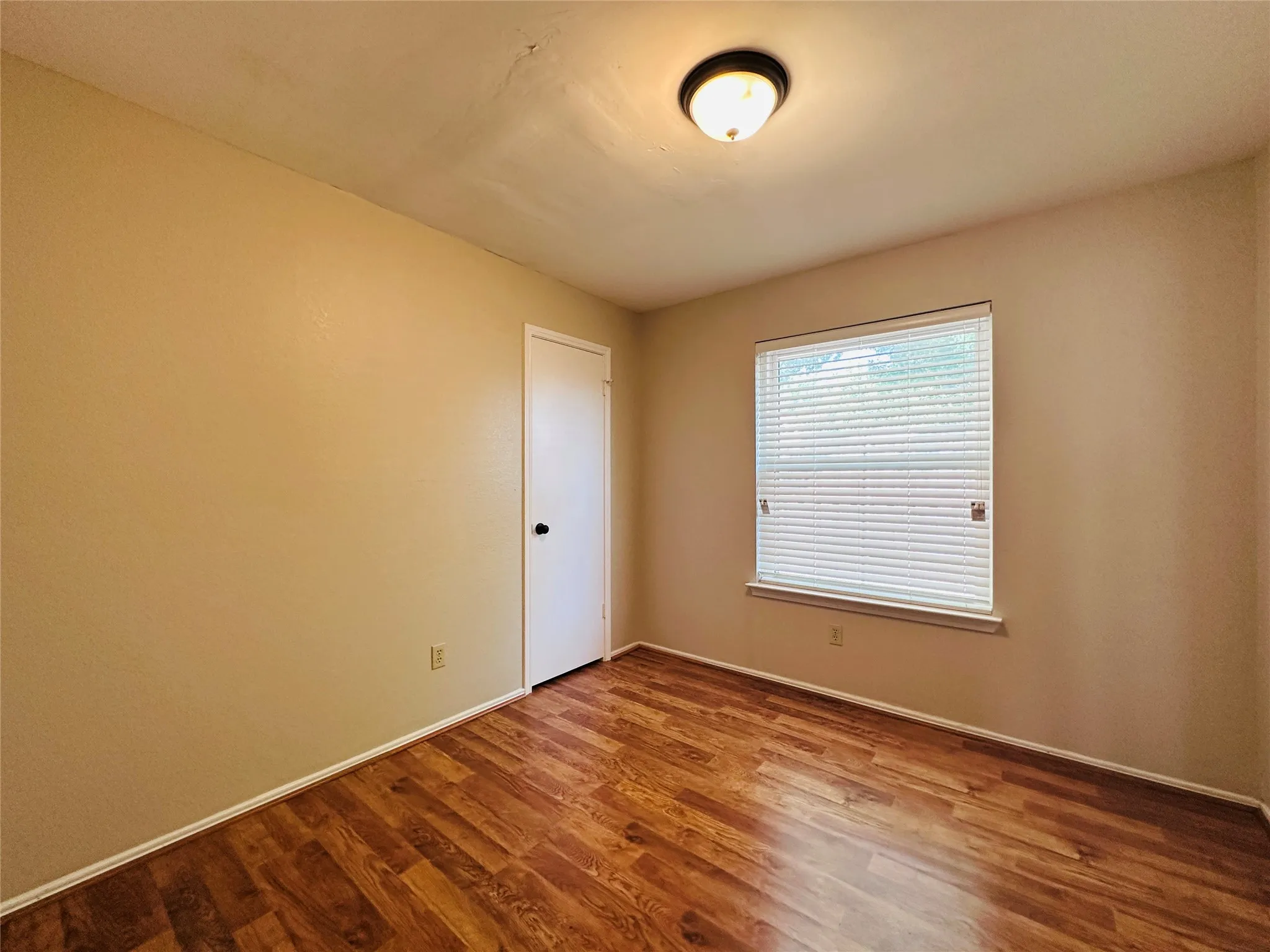 Single Family Residence For Sale in Dallas County , 7510 Beverly Drive, Rowlett, Texas 75089, 4 Bedroom, 2 Bathroom, 2 Garage spaces, 1,760 Sqft, built in 1987, mls#21359925, Real Estate Agent in Rowlett, Homes For Sale in Dallas county, Homes For Sale in Rowlett, Realtor in Rowlett Texas, Real Estate Brokerage Independent Realty Texas, Luminita Cordes Realtor