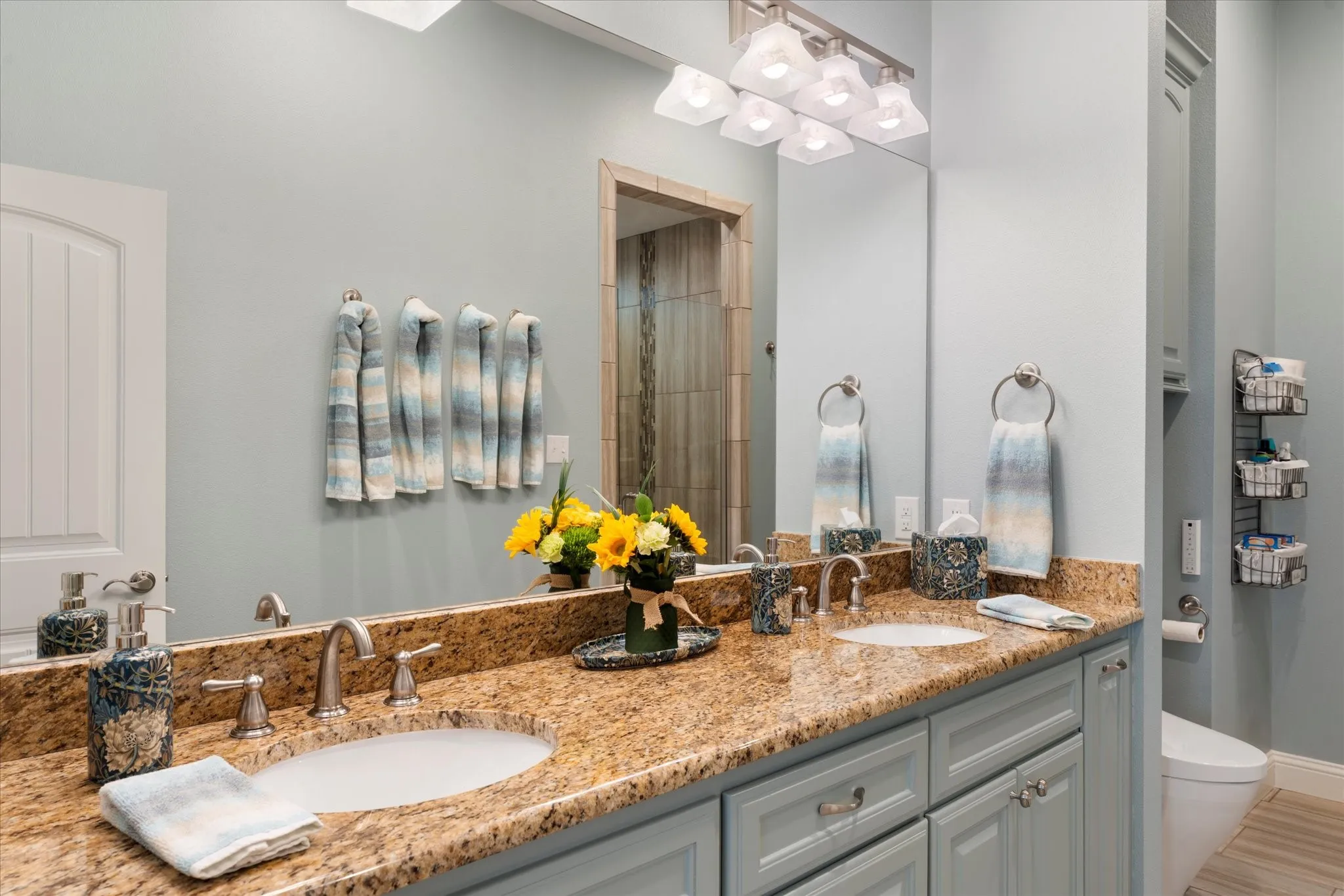 Single Family Residence For Sale in Henderson County , 13700 Park Harbor Drive, Eustace, Texas 75124, 4 Bedroom, 4 Bathroom, 2 Garage spaces, 2,616 Sqft, built in 2014, mls#21360530, Real Estate Agent in Eustace, Homes For Sale in Henderson county, Homes For Sale in Eustace, Realtor in Eustace Texas, Real Estate Brokerage Independent Realty Texas, Luminita Cordes Realtor