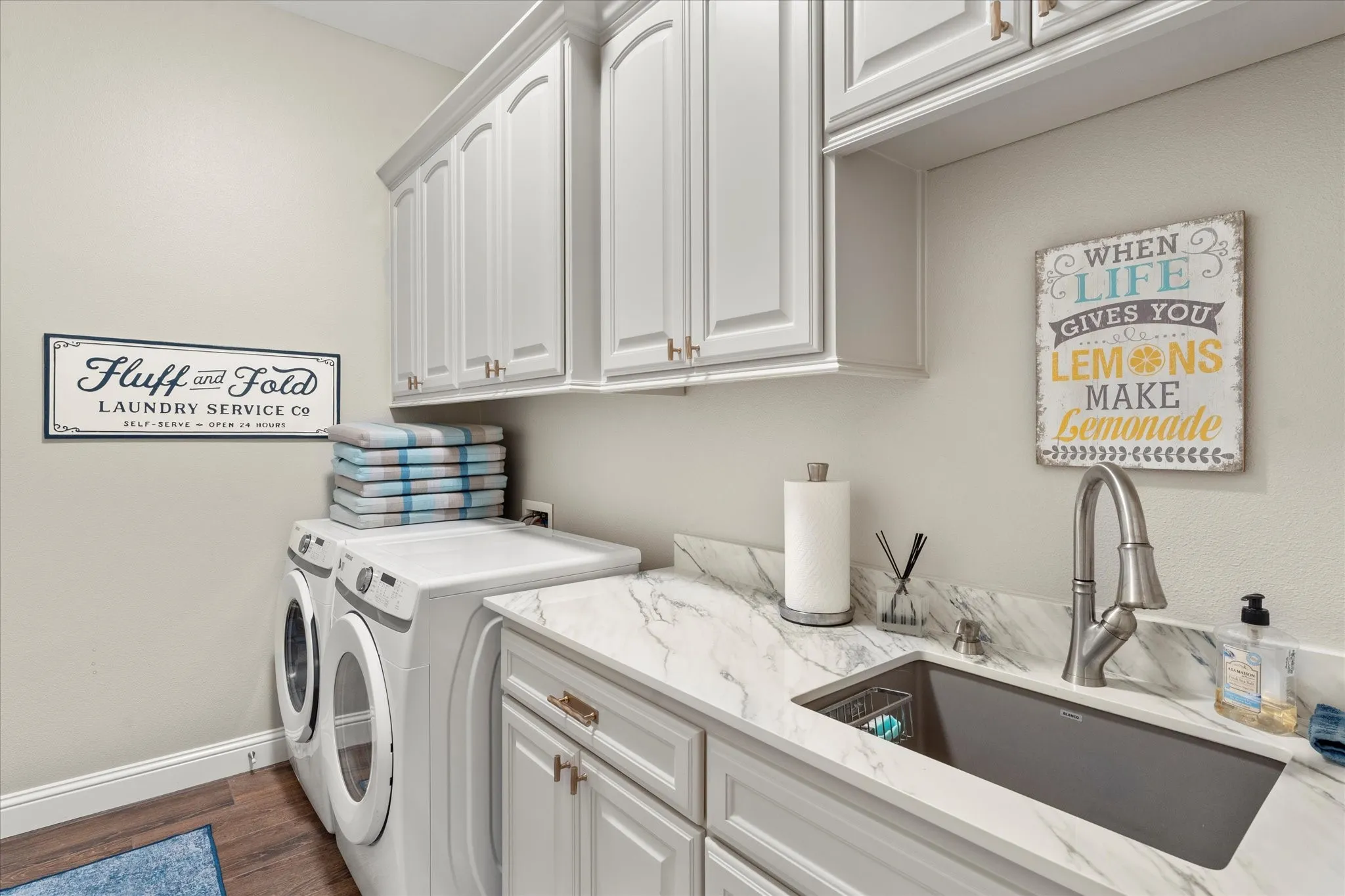Single Family Residence For Sale in Henderson County , 13700 Park Harbor Drive, Eustace, Texas 75124, 4 Bedroom, 4 Bathroom, 2 Garage spaces, 2,616 Sqft, built in 2014, mls#21360530, Real Estate Agent in Eustace, Homes For Sale in Henderson county, Homes For Sale in Eustace, Realtor in Eustace Texas, Real Estate Brokerage Independent Realty Texas, Luminita Cordes Realtor