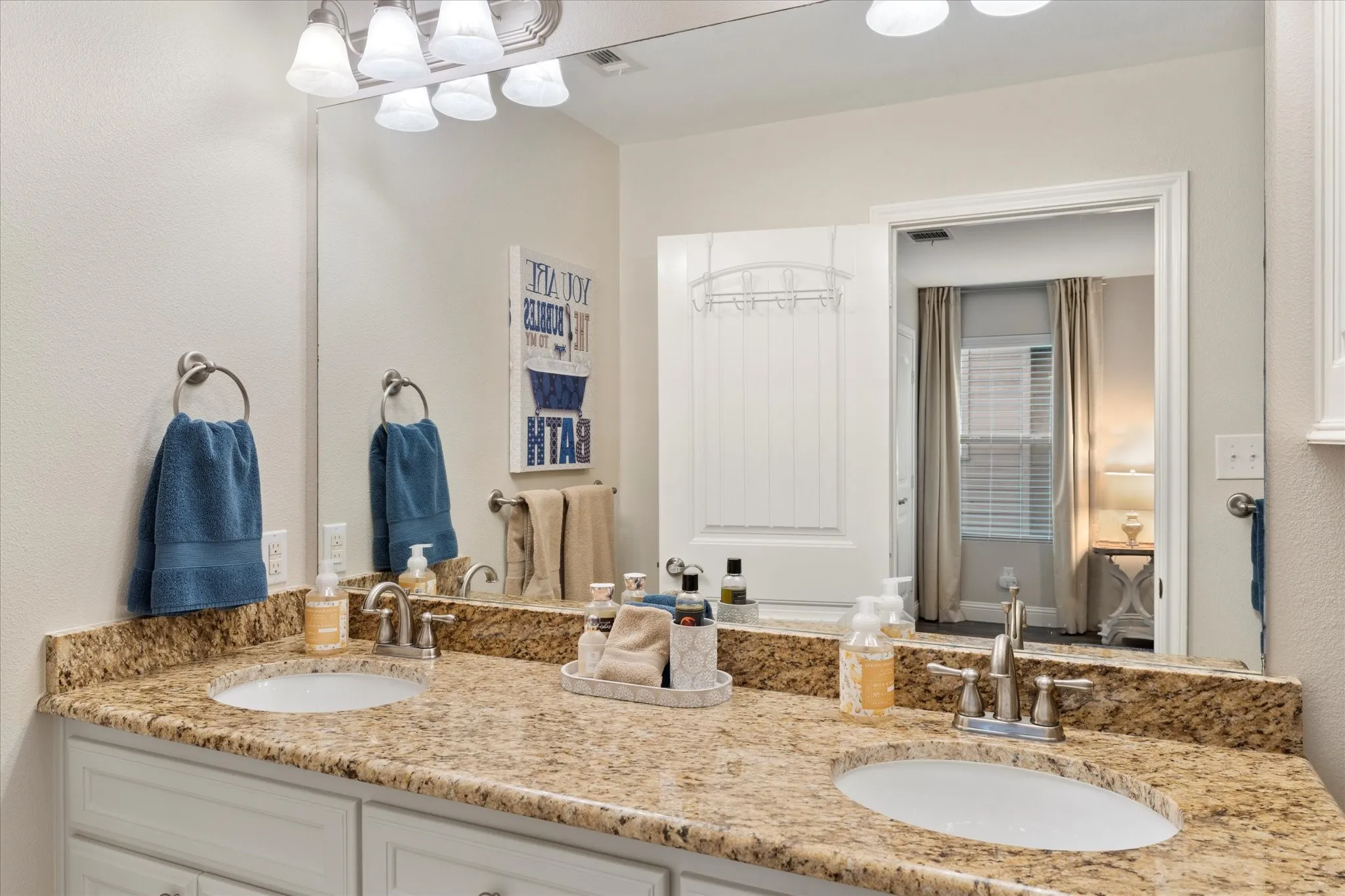 Single Family Residence For Sale in Henderson County , 13700 Park Harbor Drive, Eustace, Texas 75124, 4 Bedroom, 4 Bathroom, 2 Garage spaces, 2,616 Sqft, built in 2014, mls#21360530, Real Estate Agent in Eustace, Homes For Sale in Henderson county, Homes For Sale in Eustace, Realtor in Eustace Texas, Real Estate Brokerage Independent Realty Texas, Luminita Cordes Realtor