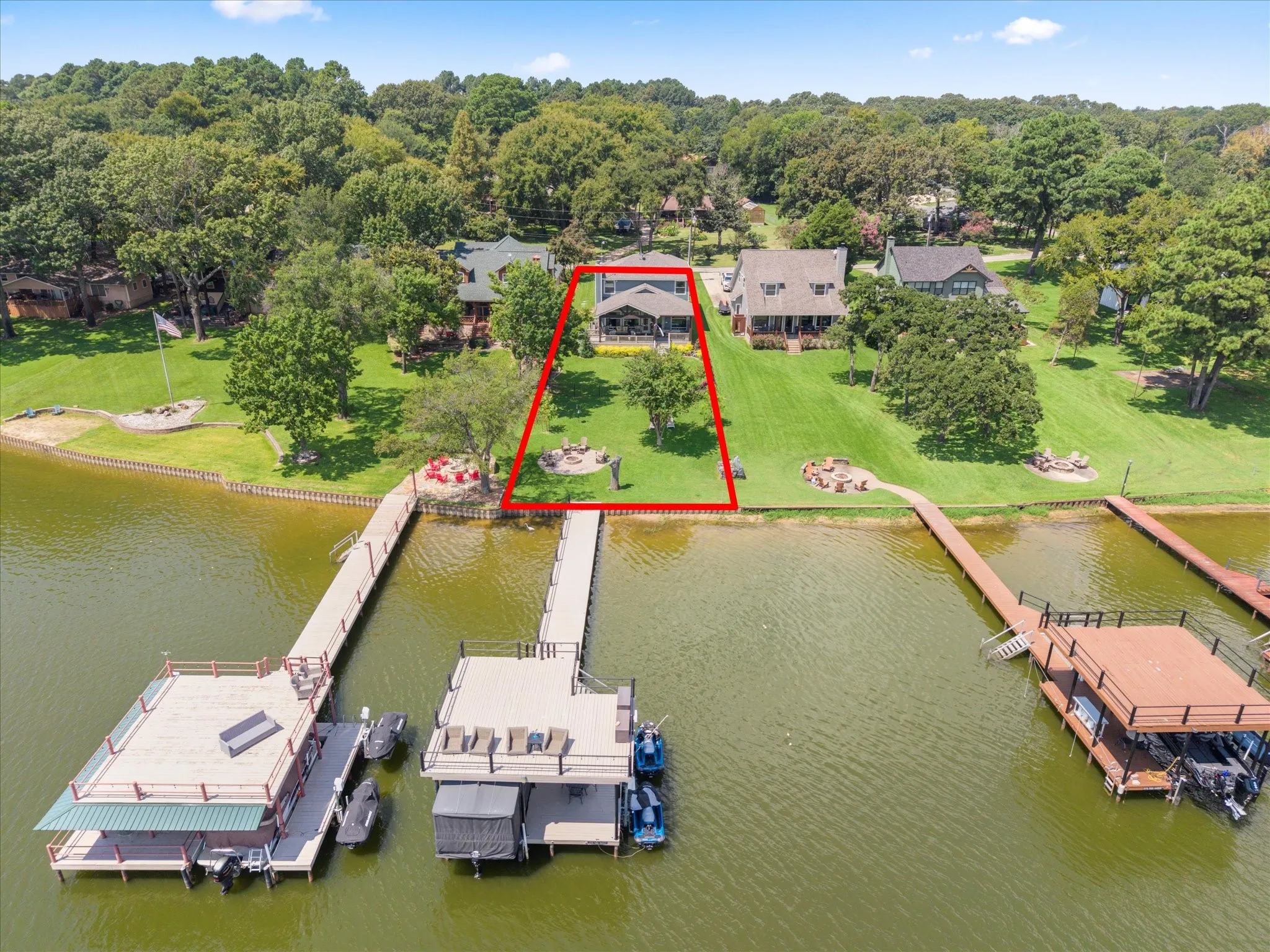 Single Family Residence For Sale in Henderson County , 13700 Park Harbor Drive, Eustace, Texas 75124, 4 Bedroom, 4 Bathroom, 2 Garage spaces, 2,616 Sqft, built in 2014, mls#21360530, Real Estate Agent in Eustace, Homes For Sale in Henderson county, Homes For Sale in Eustace, Realtor in Eustace Texas, Real Estate Brokerage Independent Realty Texas, Luminita Cordes Realtor