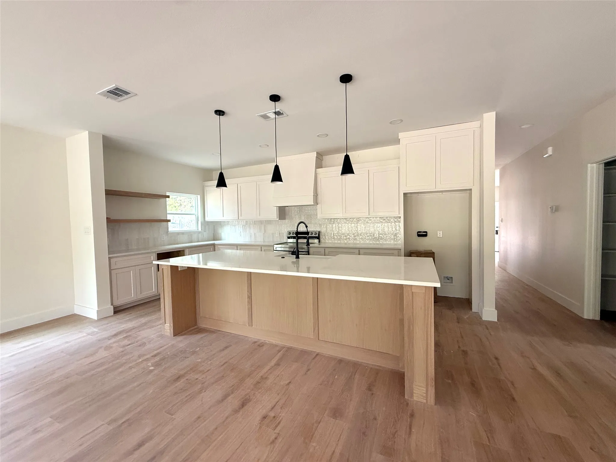 Single Family Residence For Sale in Dallas County , 941 Robinhood Boulevard, Mesquite, Texas 75149, 4 Bedroom, 3 Bathroom, 2 Garage spaces, 1,957 Sqft, built in 2026, mls#21360461, Real Estate Agent in Mesquite, Homes For Sale in Dallas county, Homes For Sale in Mesquite, Realtor in Mesquite Texas, Real Estate Brokerage Independent Realty Texas, Luminita Cordes Realtor
