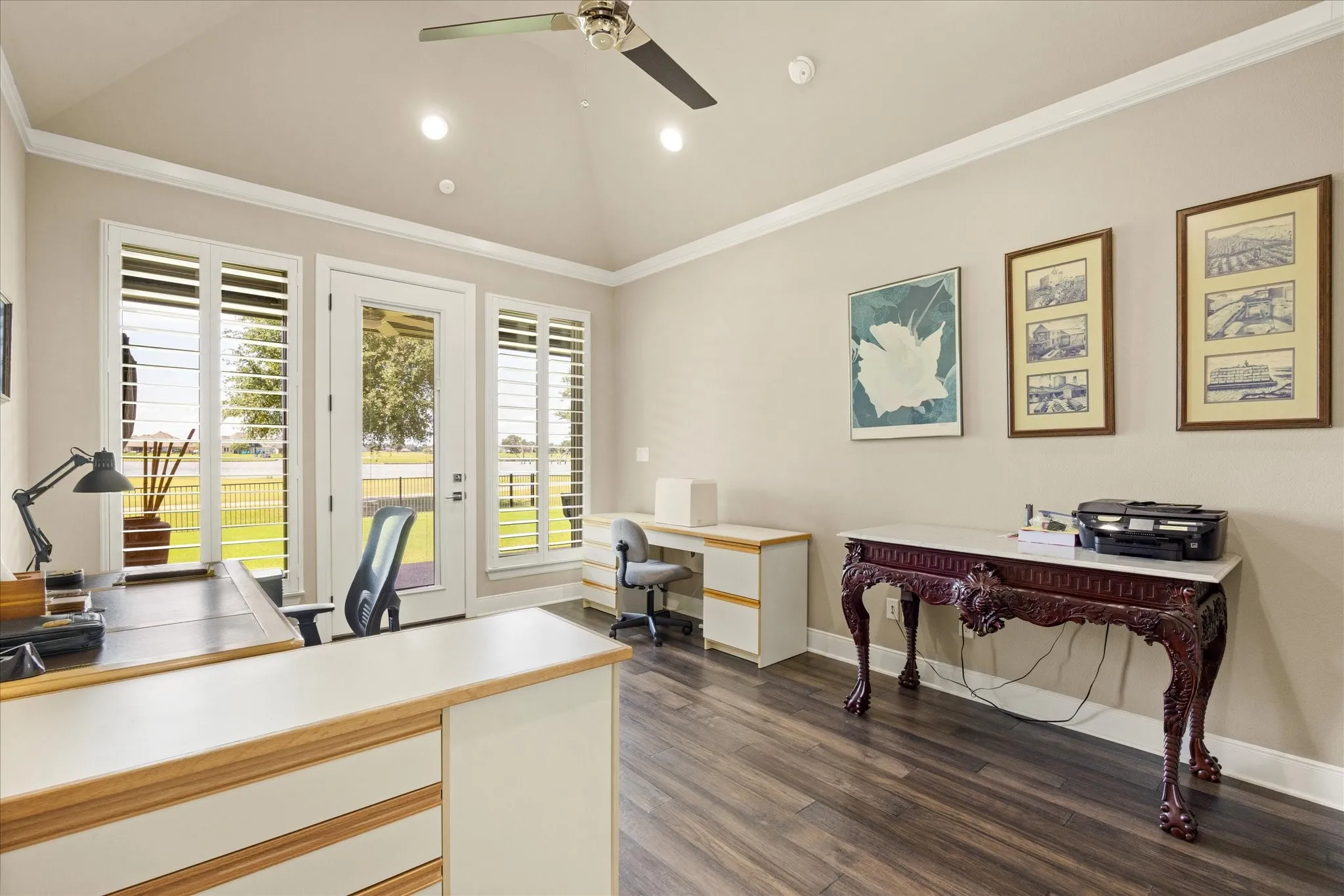 3rd Bedroom or excellent office space with patio access