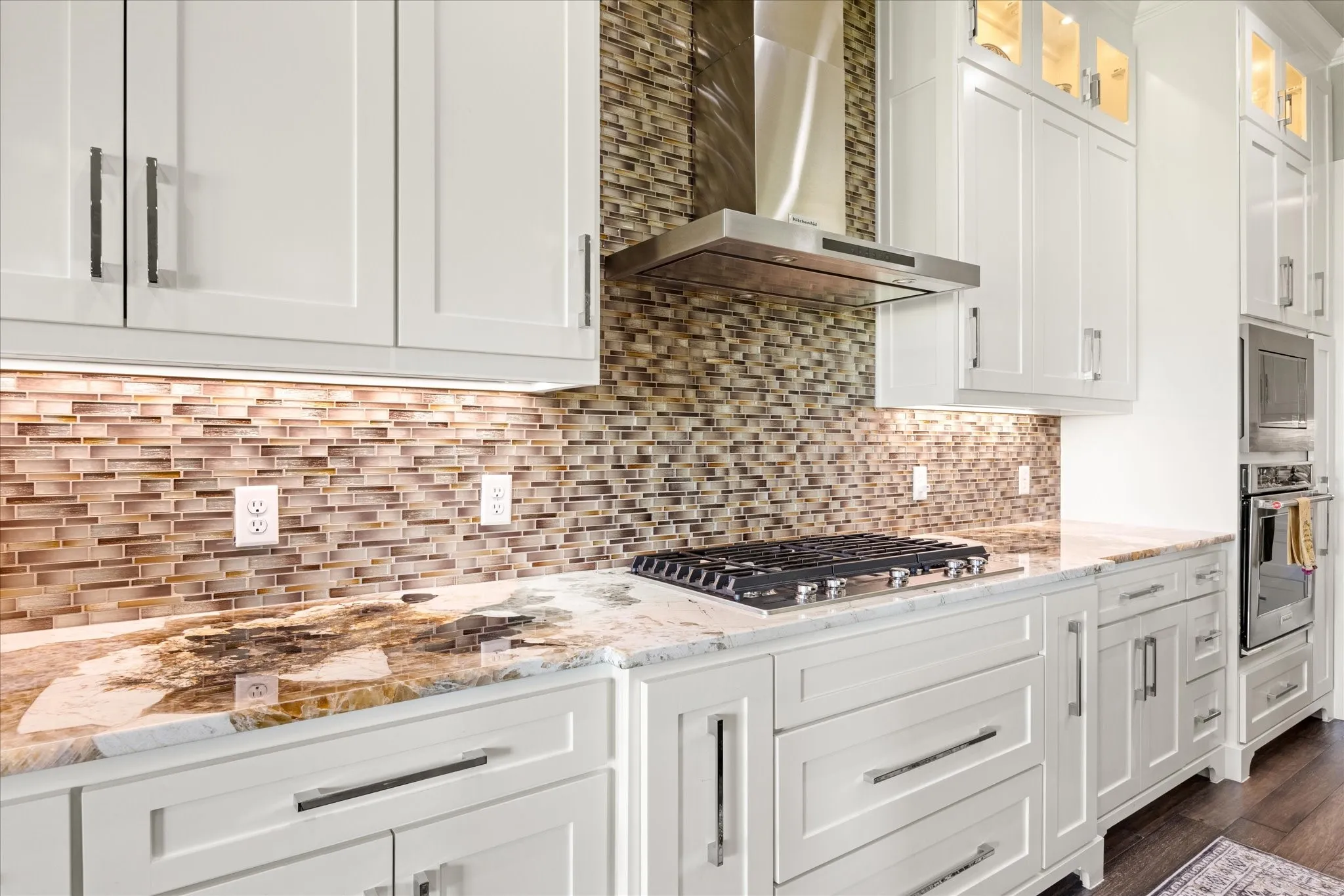 Single Family Residence For Sale in Hood County , 2603 Waters Edge Drive, Granbury, Texas 76048, 3 Bedroom, 3 Bathroom, 2 Garage spaces, 2,560 Sqft, built in 2017, mls#21333736, Real Estate Agent in Granbury, Homes For Sale in Hood county, Homes For Sale in Granbury, Realtor in Granbury Texas, Real Estate Brokerage Independent Realty Texas, Luminita Cordes Realtor