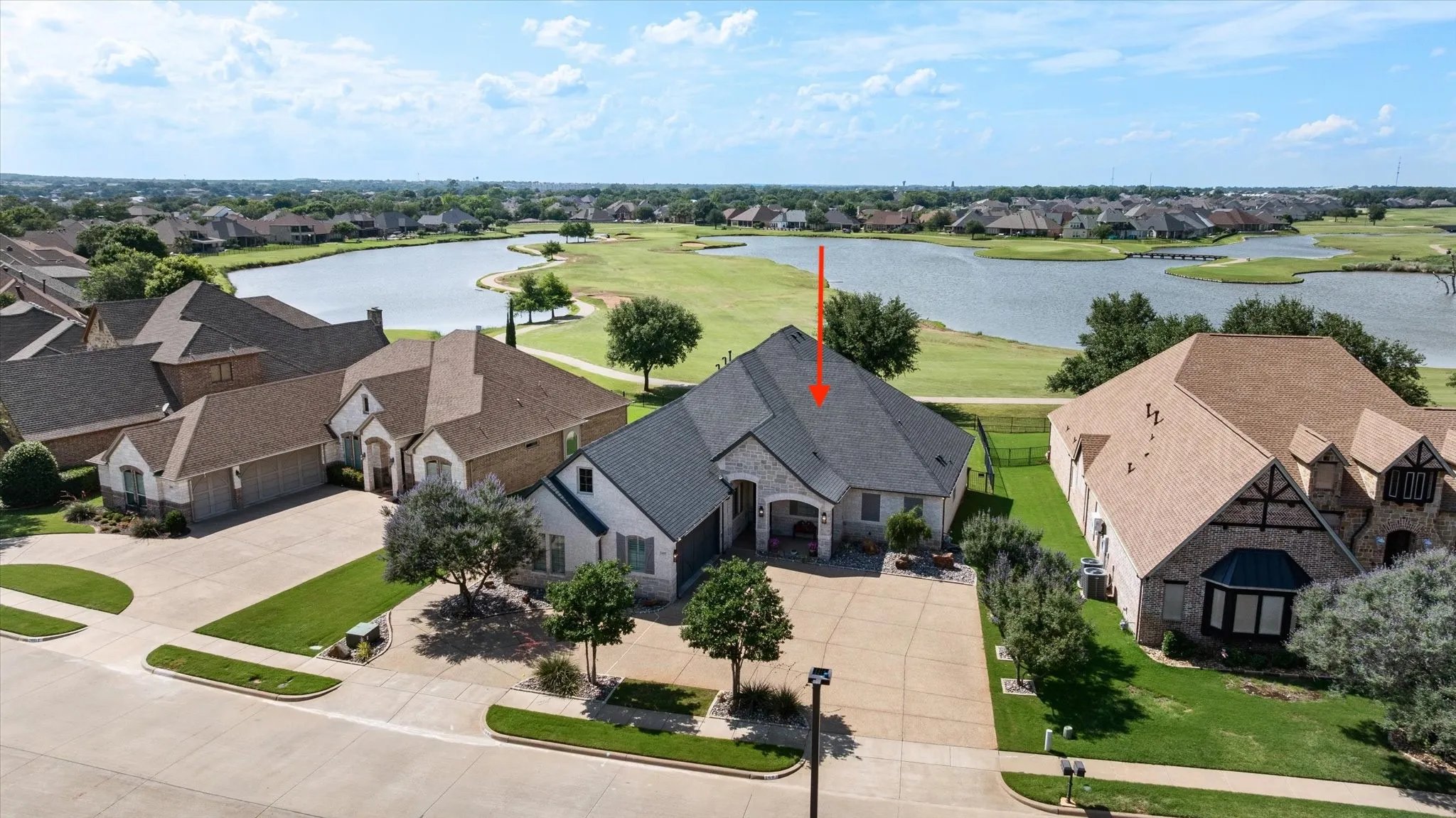 Single Family Residence For Sale in Hood County , 2603 Waters Edge Drive, Granbury, Texas 76048, 3 Bedroom, 3 Bathroom, 2 Garage spaces, 2,560 Sqft, built in 2017, mls#21333736, Real Estate Agent in Granbury, Homes For Sale in Hood county, Homes For Sale in Granbury, Realtor in Granbury Texas, Real Estate Brokerage Independent Realty Texas, Luminita Cordes Realtor