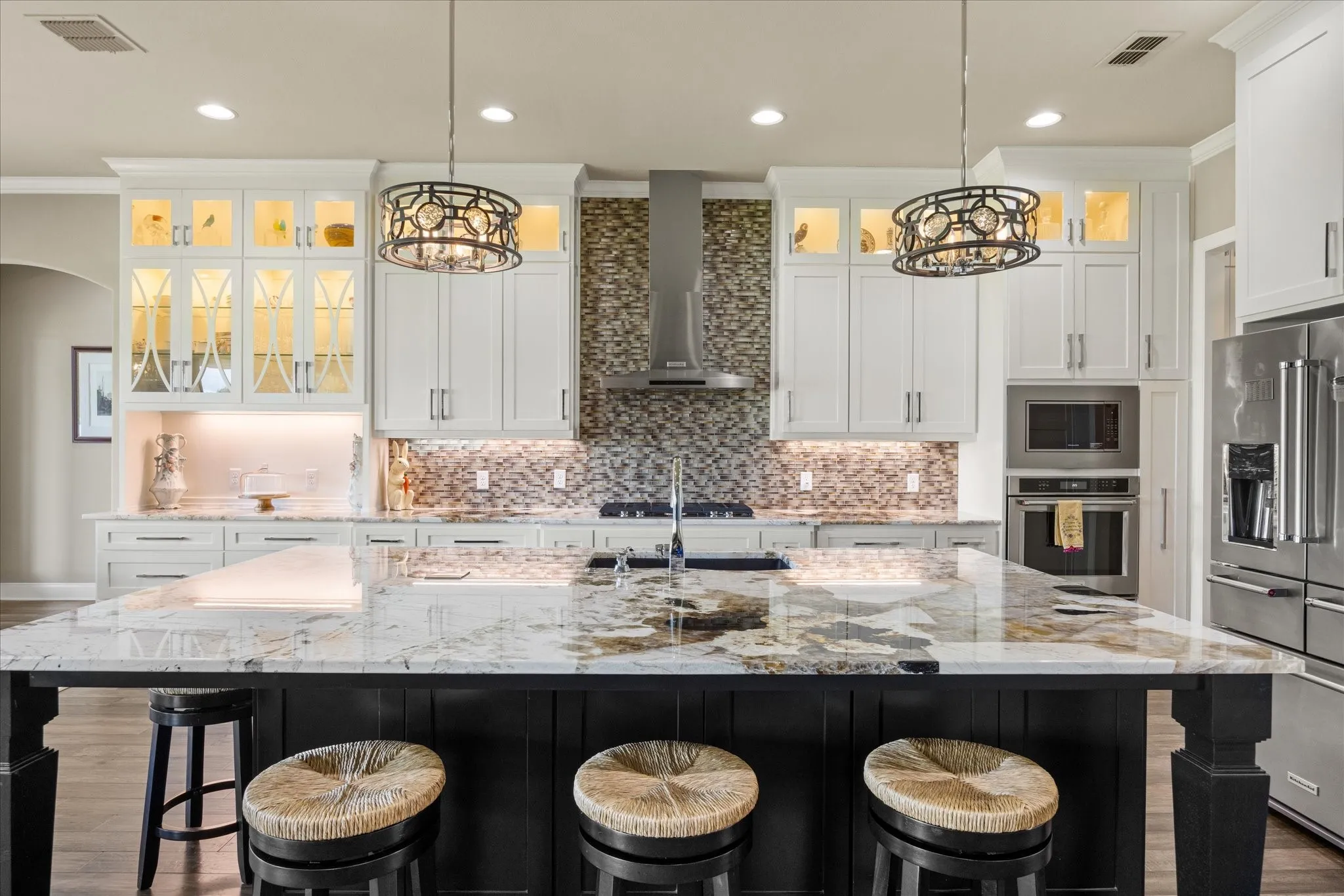 Elegant & stunning surfaces for everyday and entertaining