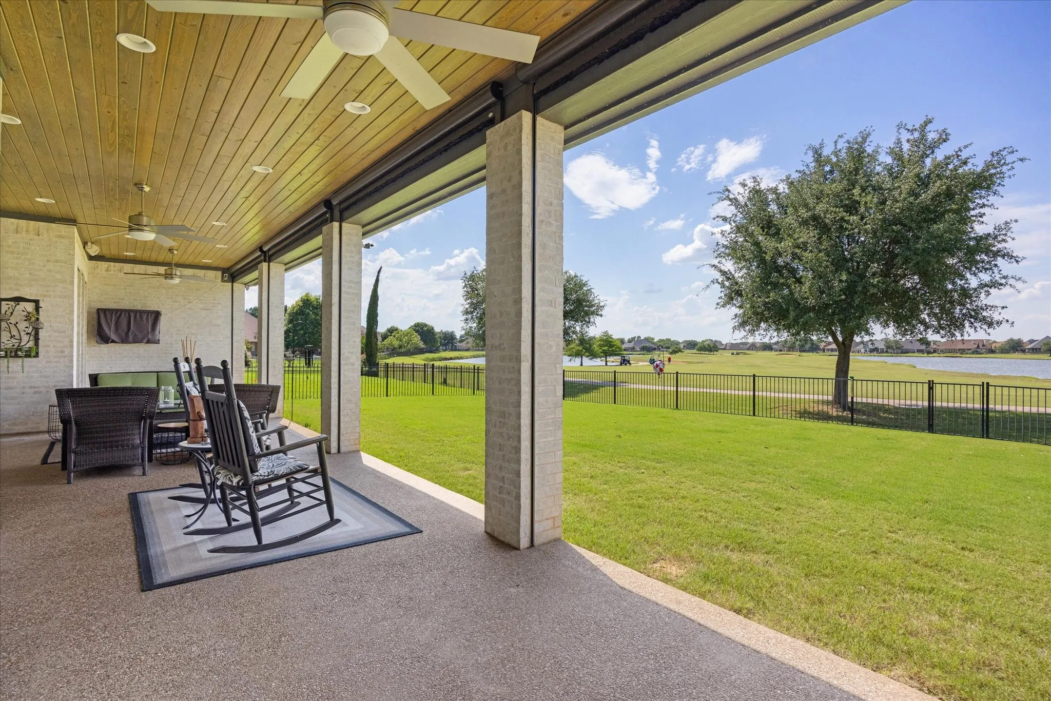 Single Family Residence For Sale in Hood County , 2603 Waters Edge Drive, Granbury, Texas 76048, 3 Bedroom, 3 Bathroom, 2 Garage spaces, 2,560 Sqft, built in 2017, mls#21333736, Real Estate Agent in Granbury, Homes For Sale in Hood county, Homes For Sale in Granbury, Realtor in Granbury Texas, Real Estate Brokerage Independent Realty Texas, Luminita Cordes Realtor