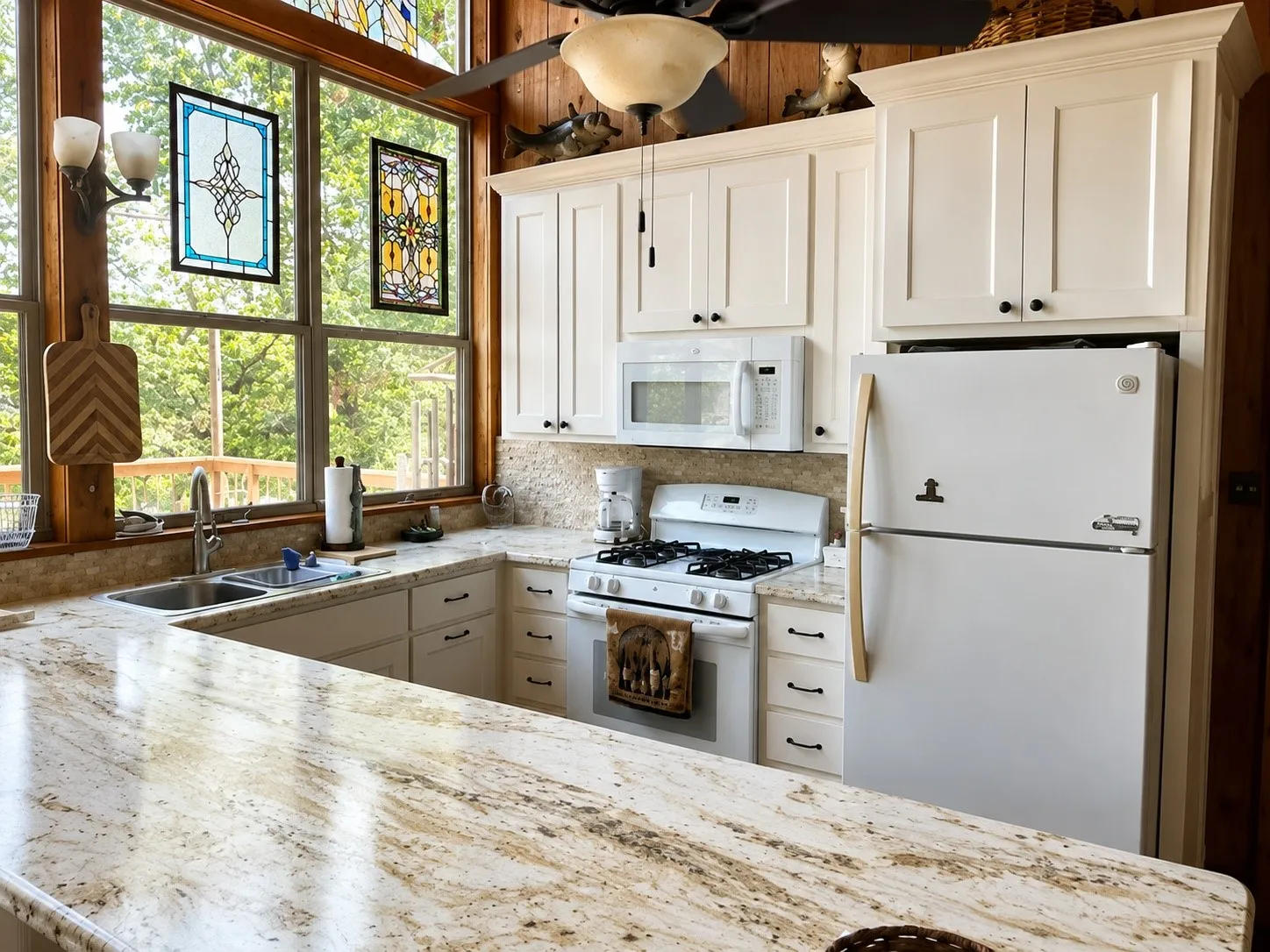 Single Family Residence For Sale in Wood County , 451 County Road 3236, Quitman, Texas 75783, 2 Bedroom, 1 Bathroom, Garage spaces, 810 Sqft, built in 1976, mls#21358075, Real Estate Agent in Quitman, Homes For Sale in Wood county, Homes For Sale in Quitman, Realtor in Quitman Texas, Real Estate Brokerage Independent Realty Texas, Luminita Cordes Realtor