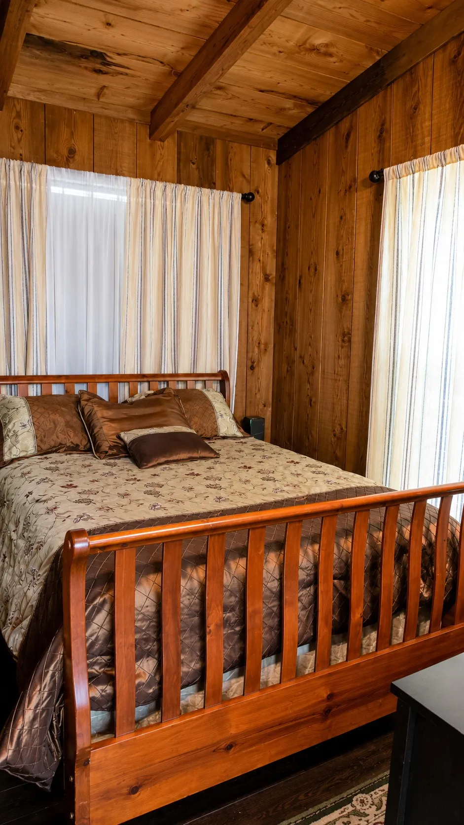 Single Family Residence For Sale in Wood County , 451 County Road 3236, Quitman, Texas 75783, 2 Bedroom, 1 Bathroom, Garage spaces, 810 Sqft, built in 1976, mls#21358075, Real Estate Agent in Quitman, Homes For Sale in Wood county, Homes For Sale in Quitman, Realtor in Quitman Texas, Real Estate Brokerage Independent Realty Texas, Luminita Cordes Realtor