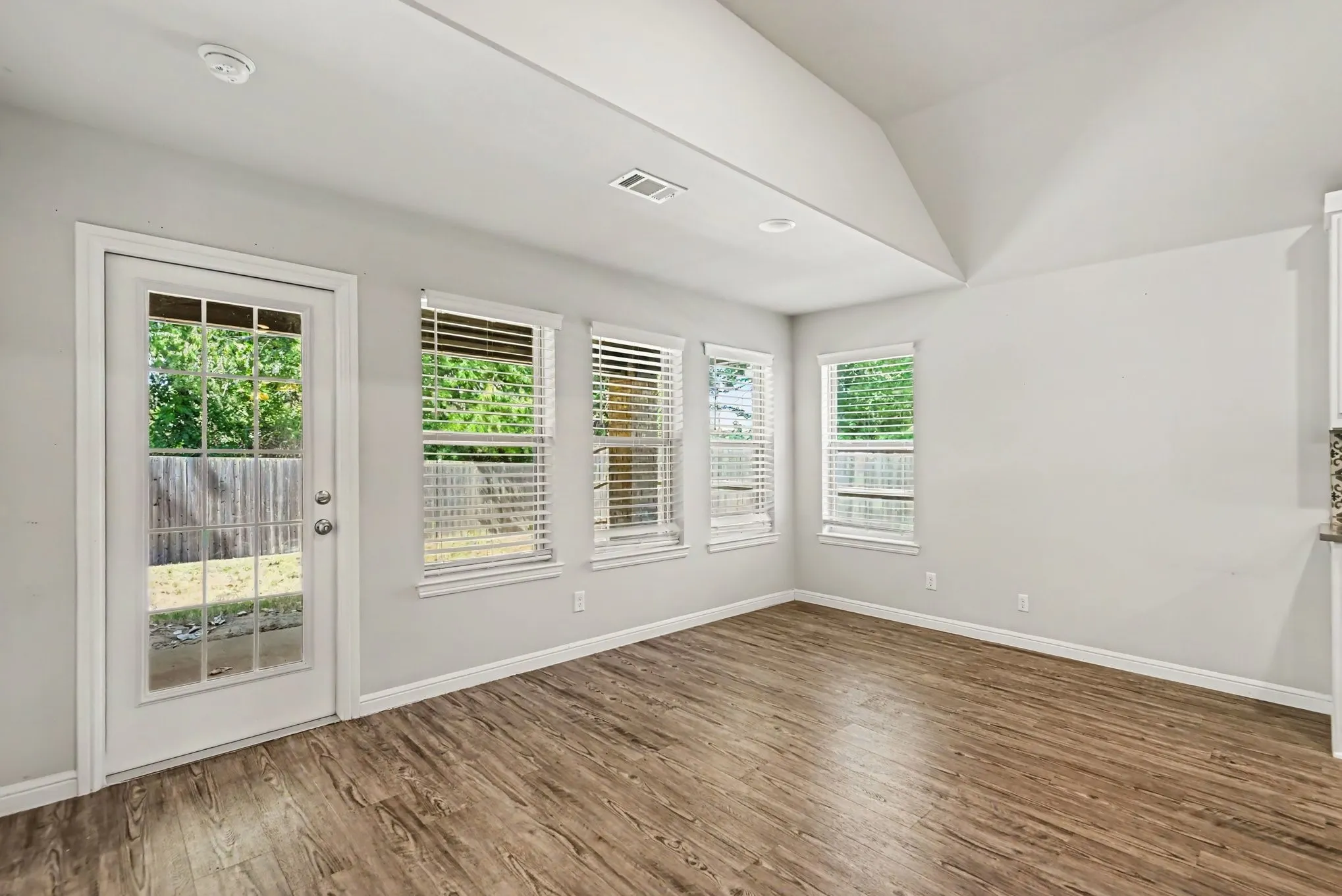 Single Family Residence For Sale in Parker County , 977 Sam Street, Springtown, Texas 76082, 4 Bedroom, 2 Bathroom, 2 Garage spaces, 1,785 Sqft, built in 2020, mls#21360097, Real Estate Agent in Springtown, Homes For Sale in Parker county, Homes For Sale in Springtown, Realtor in Springtown Texas, Real Estate Brokerage Independent Realty Texas, Luminita Cordes Realtor