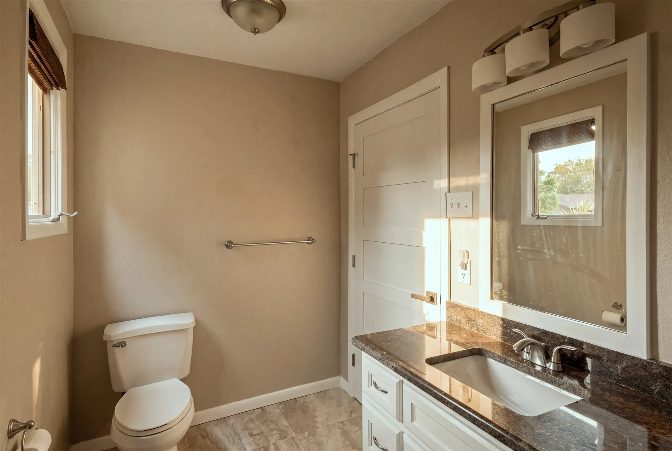 Single Family Residence For Sale in Tarrant County , 2811 Crowley Court, Arlington, Texas 76012, 4 Bedroom, 3 Bathroom, 2 Garage spaces, 2,856 Sqft, built in 1969, mls#21360074, Real Estate Agent in Arlington, Homes For Sale in Tarrant county, Homes For Sale in Arlington, Realtor in Arlington Texas, Real Estate Brokerage Independent Realty Texas, Luminita Cordes Realtor
