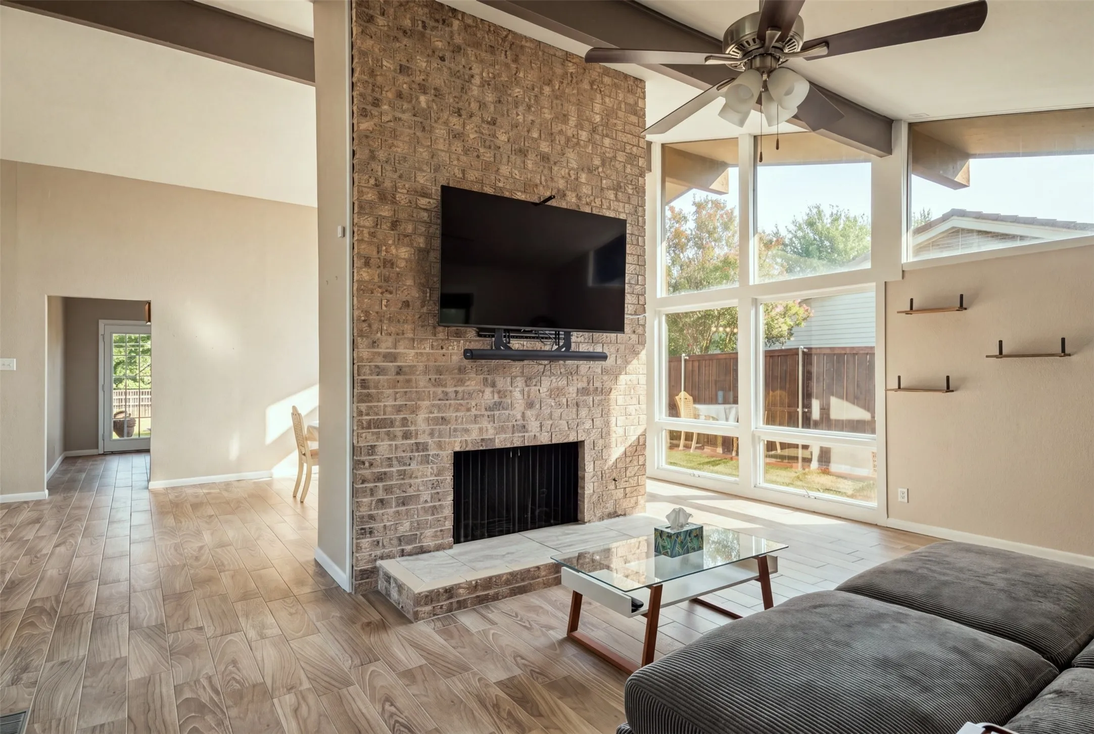 Single Family Residence For Sale in Tarrant County , 2811 Crowley Court, Arlington, Texas 76012, 4 Bedroom, 3 Bathroom, 2 Garage spaces, 2,856 Sqft, built in 1969, mls#21360074, Real Estate Agent in Arlington, Homes For Sale in Tarrant county, Homes For Sale in Arlington, Realtor in Arlington Texas, Real Estate Brokerage Independent Realty Texas, Luminita Cordes Realtor