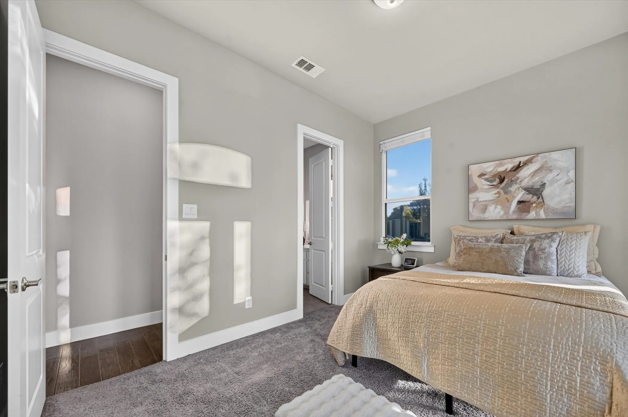 Secondary bedroom down