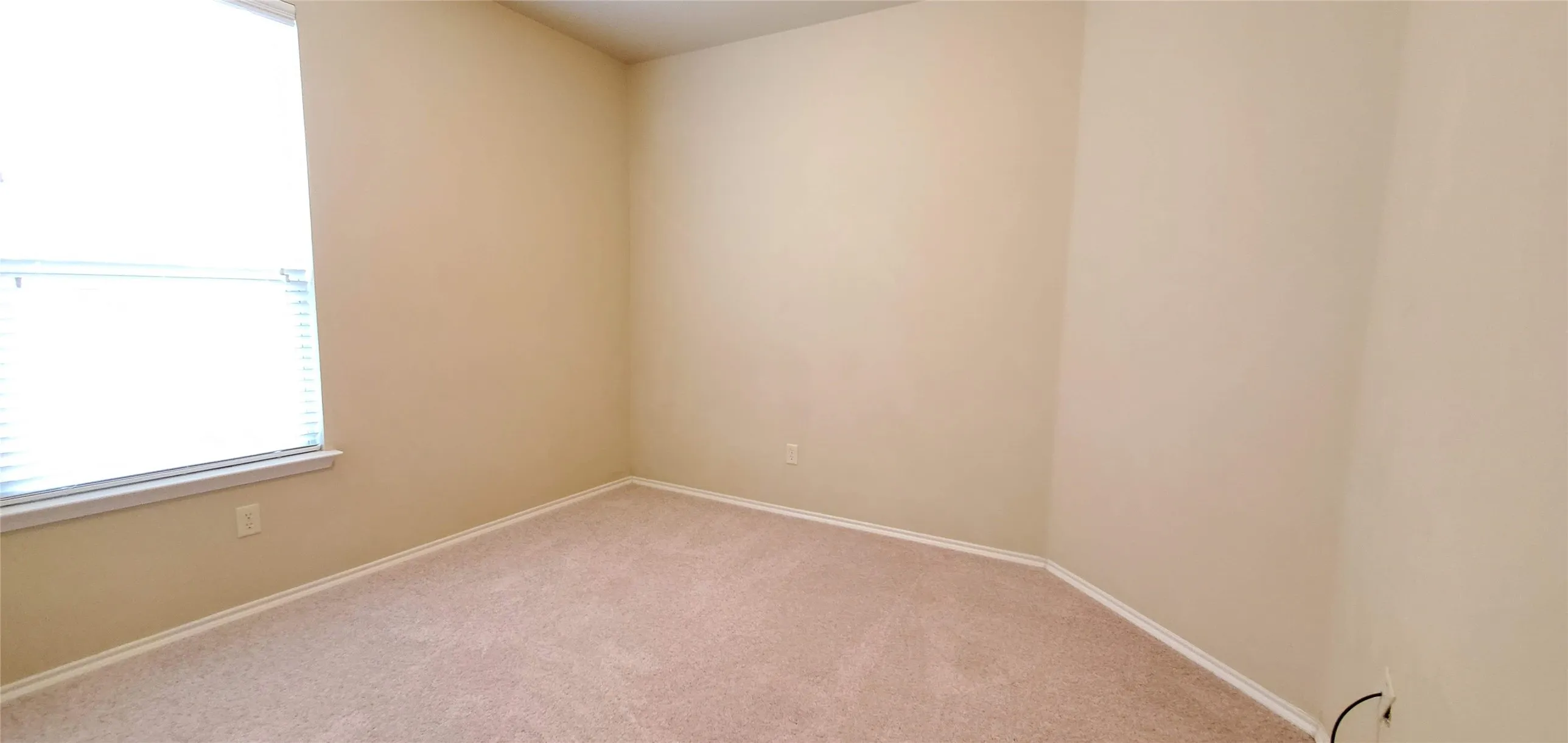 Single Family Residence For Sale in Collin County , 133 Oriole Drive, Anna, Texas 75409, 3 Bedroom, 3 Bathroom, 2 Garage spaces, 2,255 Sqft, built in 2013, mls#21360550, Real Estate Agent in Anna, Homes For Sale in Collin county, Homes For Sale in Anna, Realtor in Anna Texas, Real Estate Brokerage Independent Realty Texas, Luminita Cordes Realtor