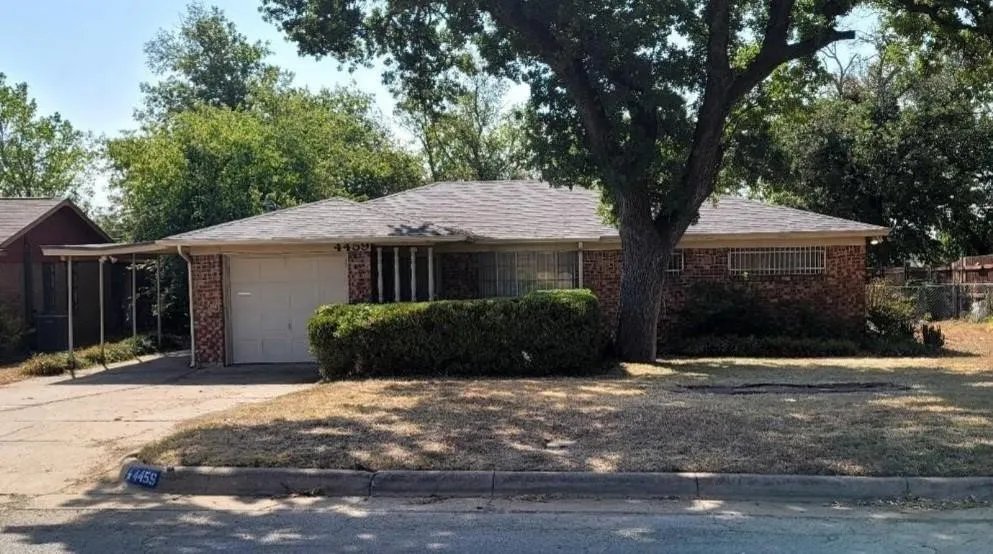 Single Family Residence For Rent in Tarrant County , 4459 Burke Road, Fort Worth, Texas 76119, 3 Bedroom, 2 Bathroom, 1 Garage spaces, 1,341 Sqft, built in 1960, mls#21358444, Real Estate Agent in Fort Worth, Homes For Rent in Tarrant county, Homes For Rent in Fort Worth, Realtor in Fort Worth Texas, Real Estate Brokerage Independent Realty Texas, Luminita Cordes Realtor