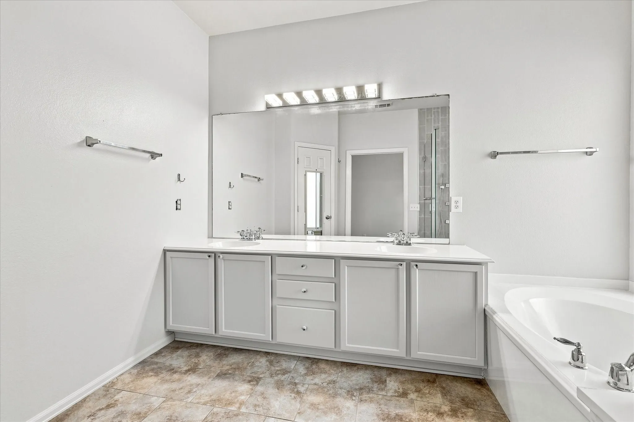 Single Family Residence For Rent in Denton County , 2812 THORNCREEK Lane, Fort Worth, Texas 76177, 3 Bedroom, 2 Bathroom, 2 Garage spaces, 2,006 Sqft, built in 2004, mls#21359141, Real Estate Agent in Fort Worth, Homes For Rent in Denton county, Homes For Rent in Fort Worth, Realtor in Fort Worth Texas, Real Estate Brokerage Independent Realty Texas, Luminita Cordes Realtor