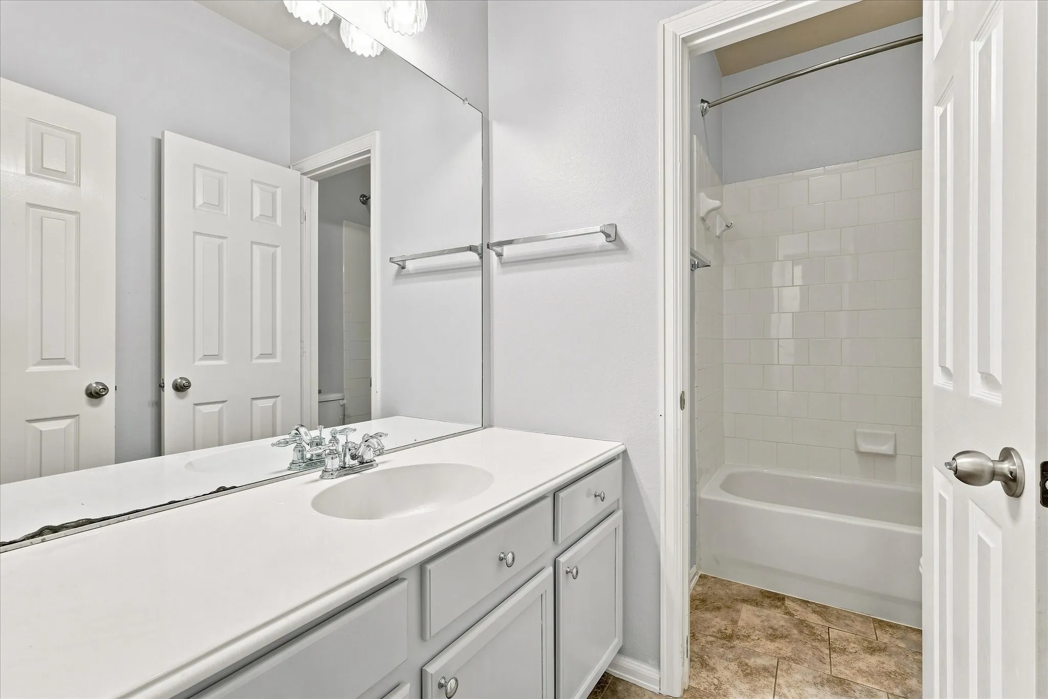 Single Family Residence For Rent in Denton County , 2812 THORNCREEK Lane, Fort Worth, Texas 76177, 3 Bedroom, 2 Bathroom, 2 Garage spaces, 2,006 Sqft, built in 2004, mls#21359141, Real Estate Agent in Fort Worth, Homes For Rent in Denton county, Homes For Rent in Fort Worth, Realtor in Fort Worth Texas, Real Estate Brokerage Independent Realty Texas, Luminita Cordes Realtor