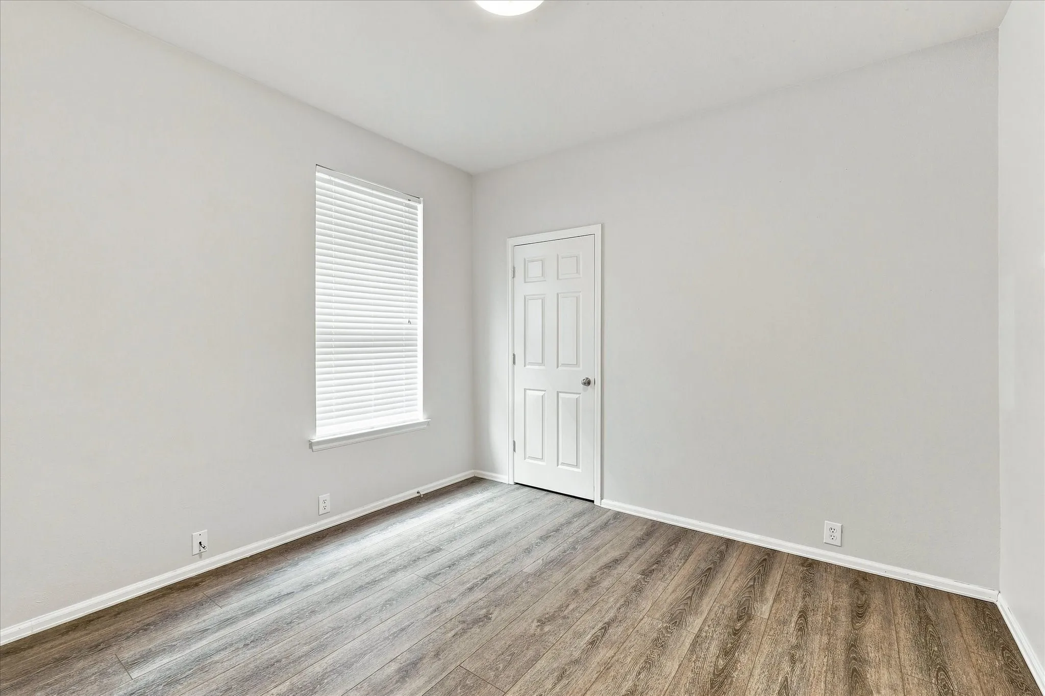 Single Family Residence For Rent in Denton County , 2812 THORNCREEK Lane, Fort Worth, Texas 76177, 3 Bedroom, 2 Bathroom, 2 Garage spaces, 2,006 Sqft, built in 2004, mls#21359141, Real Estate Agent in Fort Worth, Homes For Rent in Denton county, Homes For Rent in Fort Worth, Realtor in Fort Worth Texas, Real Estate Brokerage Independent Realty Texas, Luminita Cordes Realtor