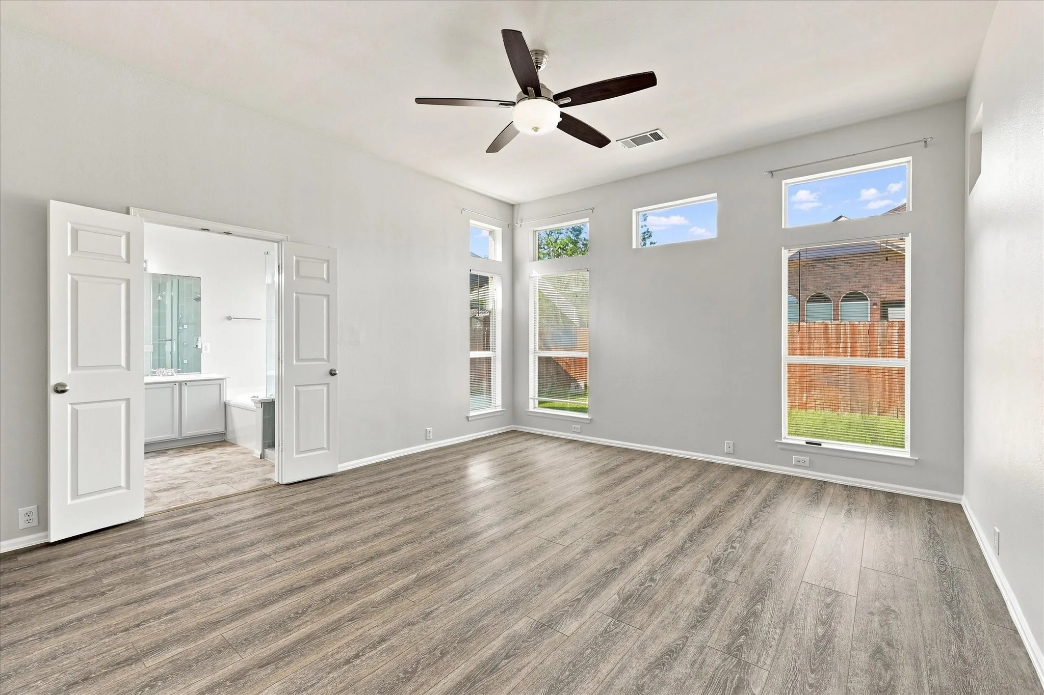 Single Family Residence For Rent in Denton County , 2812 THORNCREEK Lane, Fort Worth, Texas 76177, 3 Bedroom, 2 Bathroom, 2 Garage spaces, 2,006 Sqft, built in 2004, mls#21359141, Real Estate Agent in Fort Worth, Homes For Rent in Denton county, Homes For Rent in Fort Worth, Realtor in Fort Worth Texas, Real Estate Brokerage Independent Realty Texas, Luminita Cordes Realtor