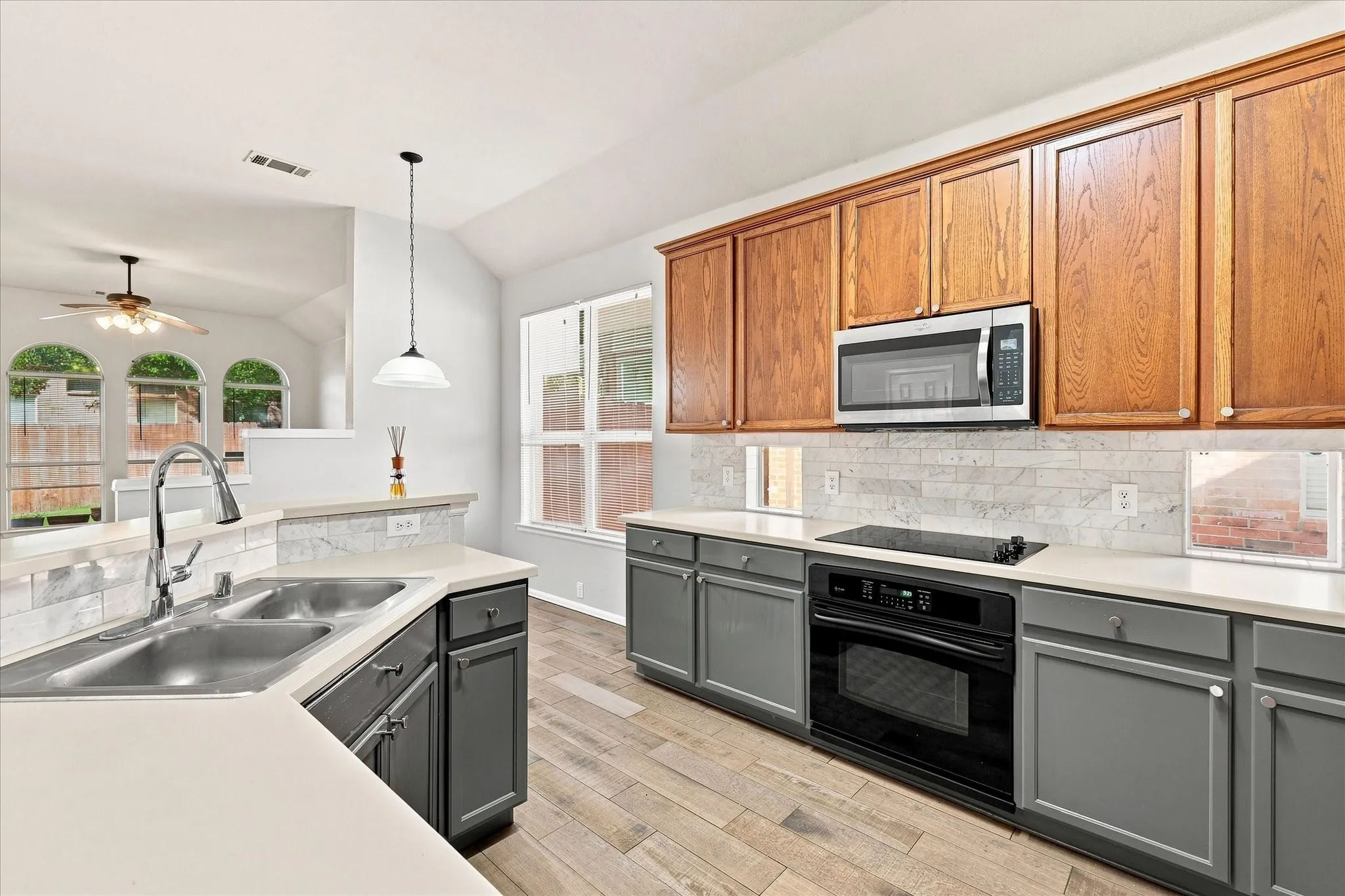 Single Family Residence For Rent in Denton County , 2812 THORNCREEK Lane, Fort Worth, Texas 76177, 3 Bedroom, 2 Bathroom, 2 Garage spaces, 2,006 Sqft, built in 2004, mls#21359141, Real Estate Agent in Fort Worth, Homes For Rent in Denton county, Homes For Rent in Fort Worth, Realtor in Fort Worth Texas, Real Estate Brokerage Independent Realty Texas, Luminita Cordes Realtor