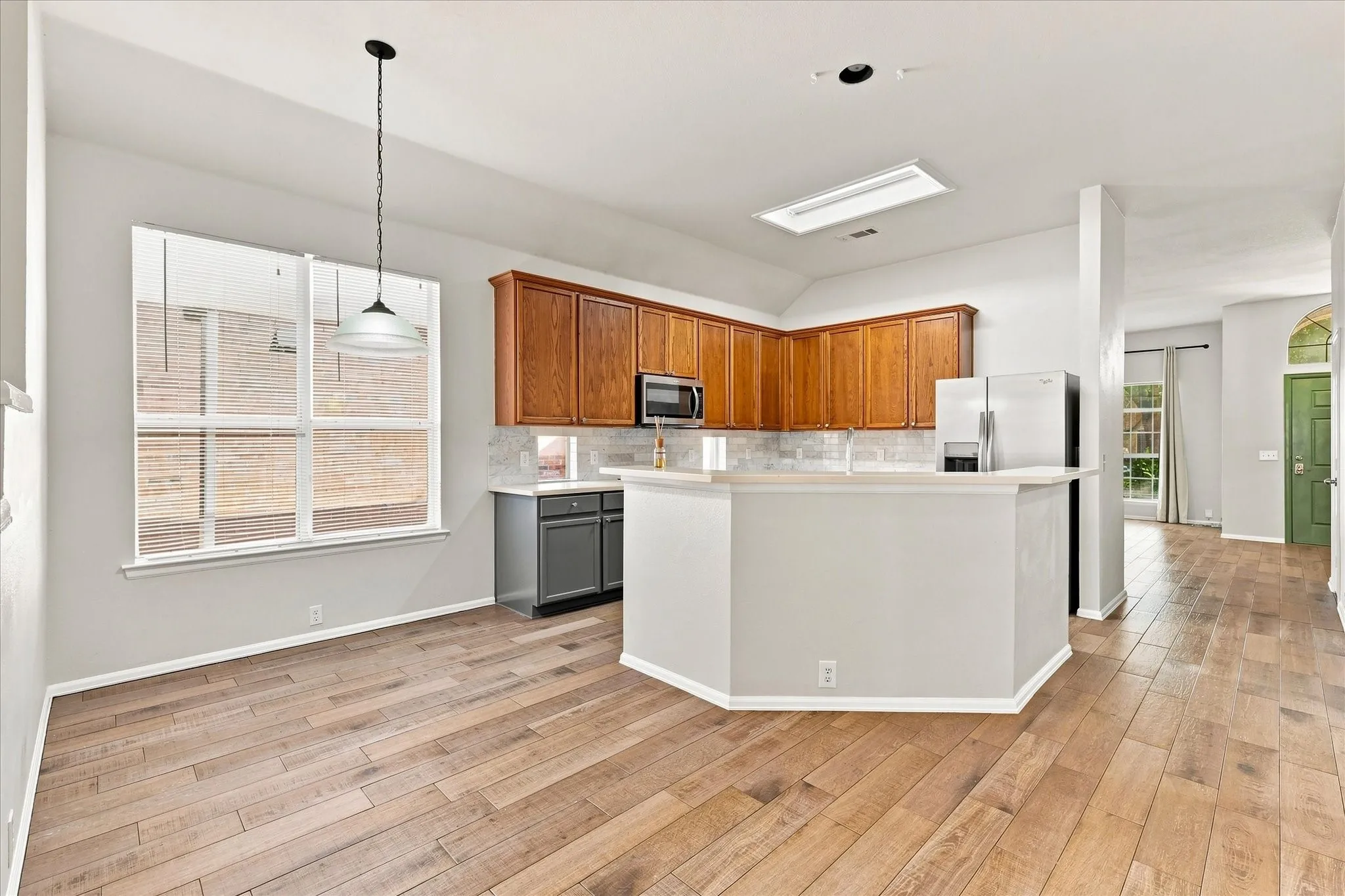 Single Family Residence For Rent in Denton County , 2812 THORNCREEK Lane, Fort Worth, Texas 76177, 3 Bedroom, 2 Bathroom, 2 Garage spaces, 2,006 Sqft, built in 2004, mls#21359141, Real Estate Agent in Fort Worth, Homes For Rent in Denton county, Homes For Rent in Fort Worth, Realtor in Fort Worth Texas, Real Estate Brokerage Independent Realty Texas, Luminita Cordes Realtor