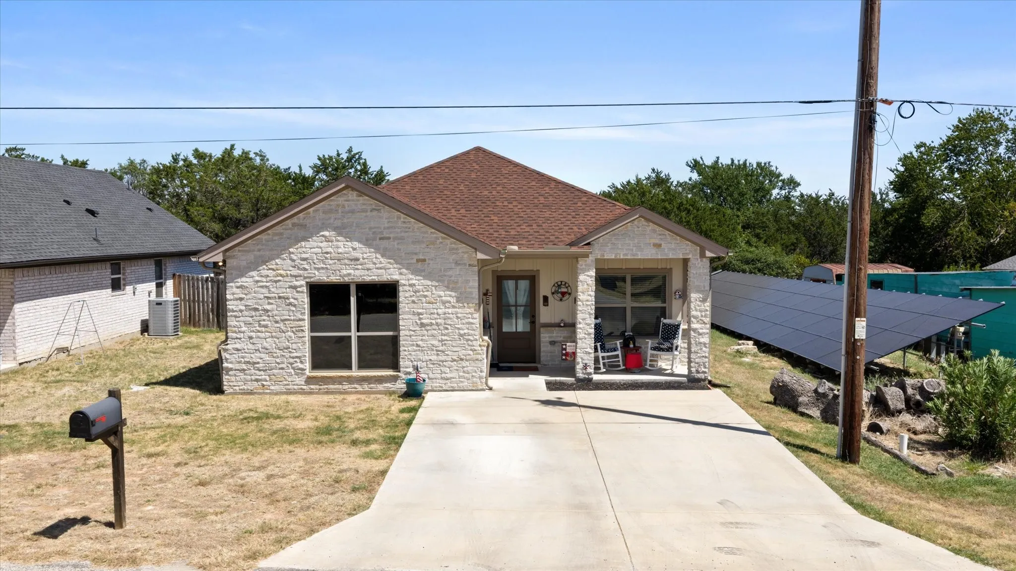 Single Family Residence For Sale in Hood County , 1608 Ridgeview Trail, Granbury, Texas 76048, 2 Bedroom, 2 Bathroom, Garage spaces, 1,103 Sqft, built in 2022, mls#21356044, Real Estate Agent in Granbury, Homes For Sale in Hood county, Homes For Sale in Granbury, Realtor in Granbury Texas, Real Estate Brokerage Independent Realty Texas, Luminita Cordes Realtor
