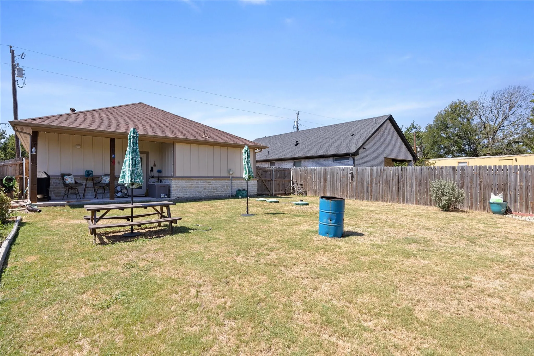 Single Family Residence For Sale in Hood County , 1608 Ridgeview Trail, Granbury, Texas 76048, 2 Bedroom, 2 Bathroom, Garage spaces, 1,103 Sqft, built in 2022, mls#21356044, Real Estate Agent in Granbury, Homes For Sale in Hood county, Homes For Sale in Granbury, Realtor in Granbury Texas, Real Estate Brokerage Independent Realty Texas, Luminita Cordes Realtor