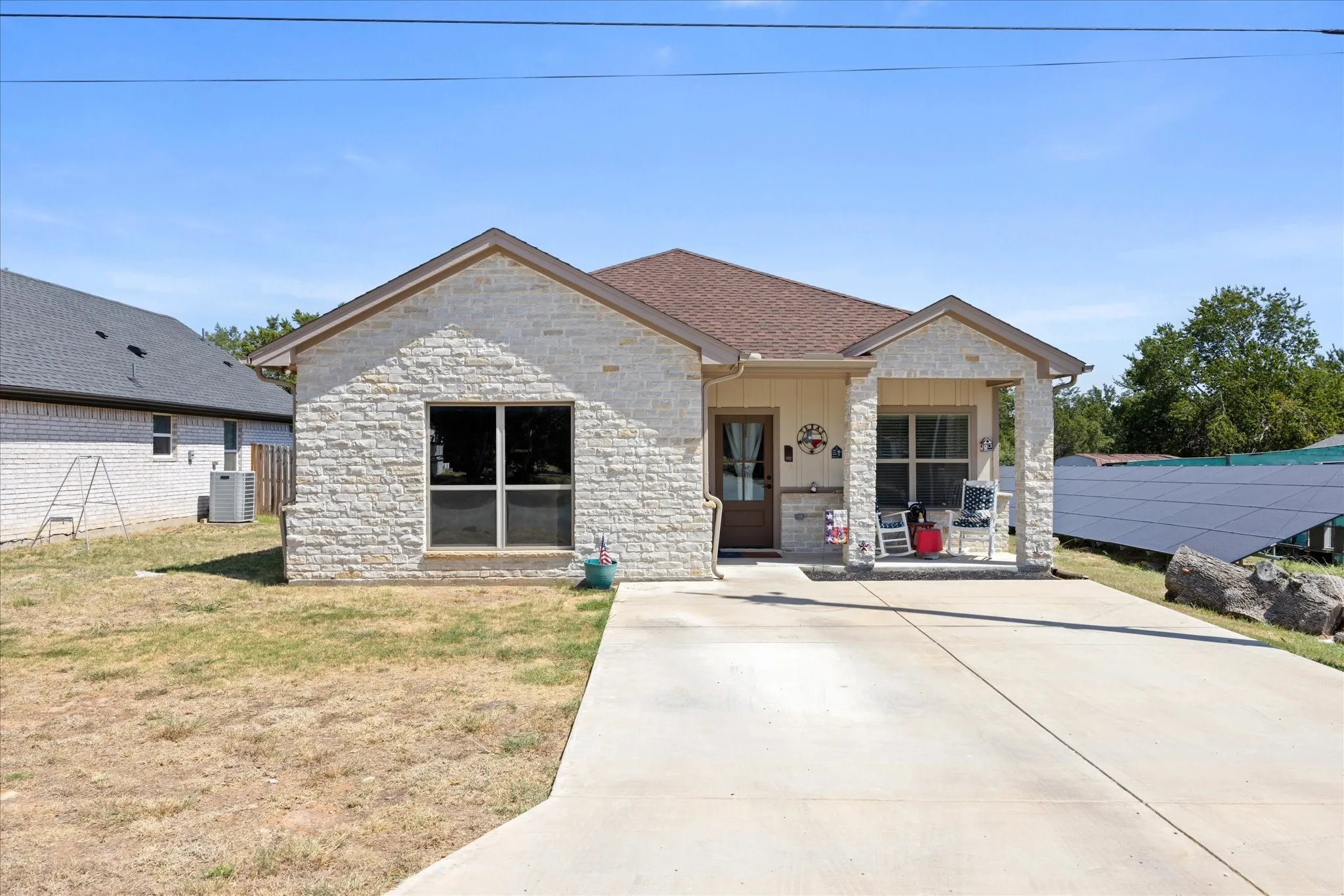Single Family Residence For Sale in Hood County , 1608 Ridgeview Trail, Granbury, Texas 76048, 2 Bedroom, 2 Bathroom, Garage spaces, 1,103 Sqft, built in 2022, mls#21356044, Real Estate Agent in Granbury, Homes For Sale in Hood county, Homes For Sale in Granbury, Realtor in Granbury Texas, Real Estate Brokerage Independent Realty Texas, Luminita Cordes Realtor