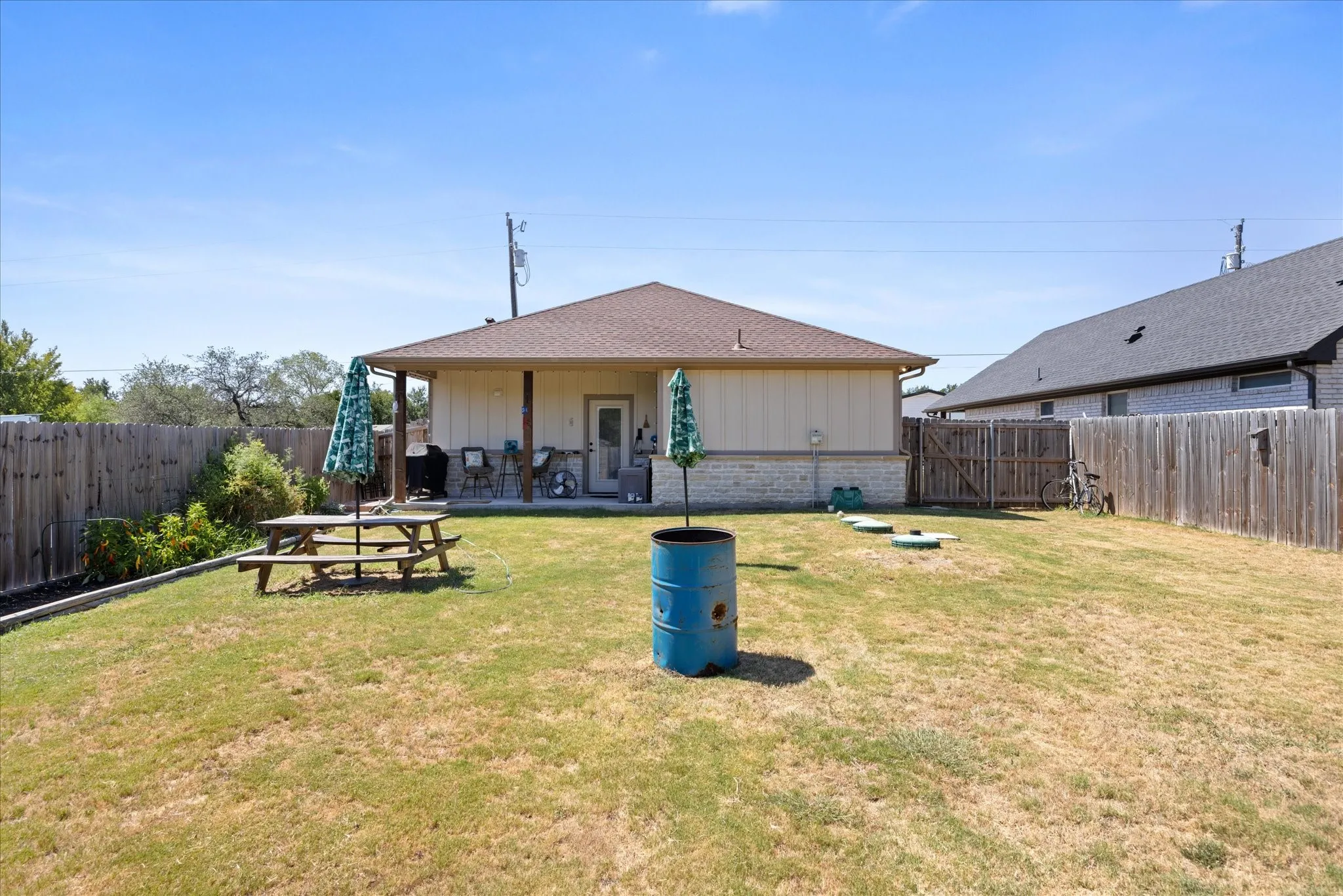 Single Family Residence For Sale in Hood County , 1608 Ridgeview Trail, Granbury, Texas 76048, 2 Bedroom, 2 Bathroom, Garage spaces, 1,103 Sqft, built in 2022, mls#21356044, Real Estate Agent in Granbury, Homes For Sale in Hood county, Homes For Sale in Granbury, Realtor in Granbury Texas, Real Estate Brokerage Independent Realty Texas, Luminita Cordes Realtor