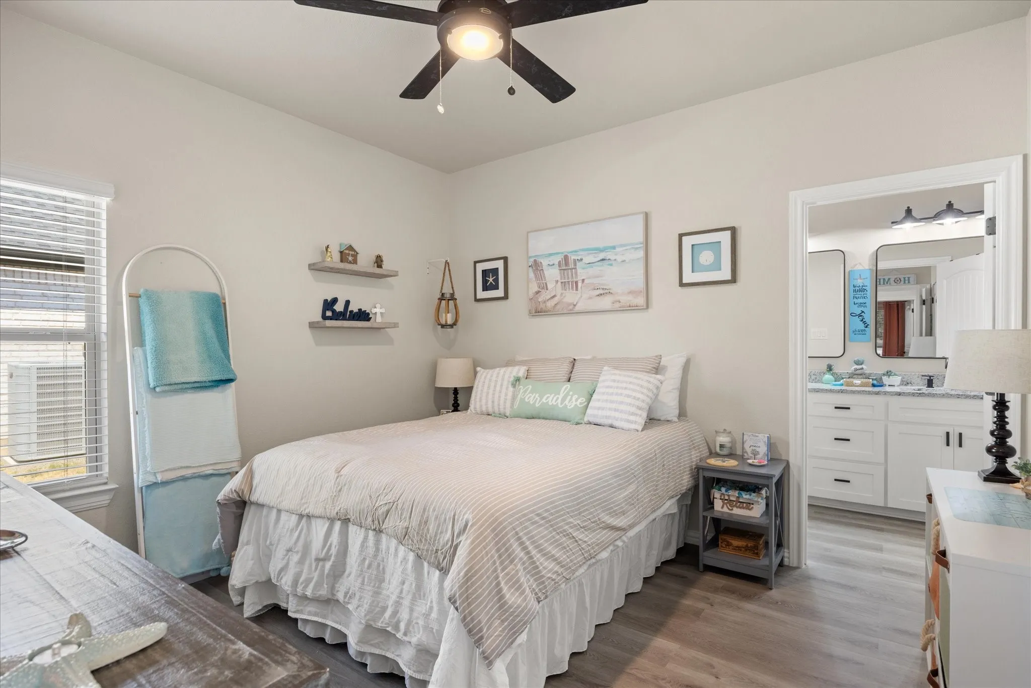 Single Family Residence For Sale in Hood County , 1608 Ridgeview Trail, Granbury, Texas 76048, 2 Bedroom, 2 Bathroom, Garage spaces, 1,103 Sqft, built in 2022, mls#21356044, Real Estate Agent in Granbury, Homes For Sale in Hood county, Homes For Sale in Granbury, Realtor in Granbury Texas, Real Estate Brokerage Independent Realty Texas, Luminita Cordes Realtor