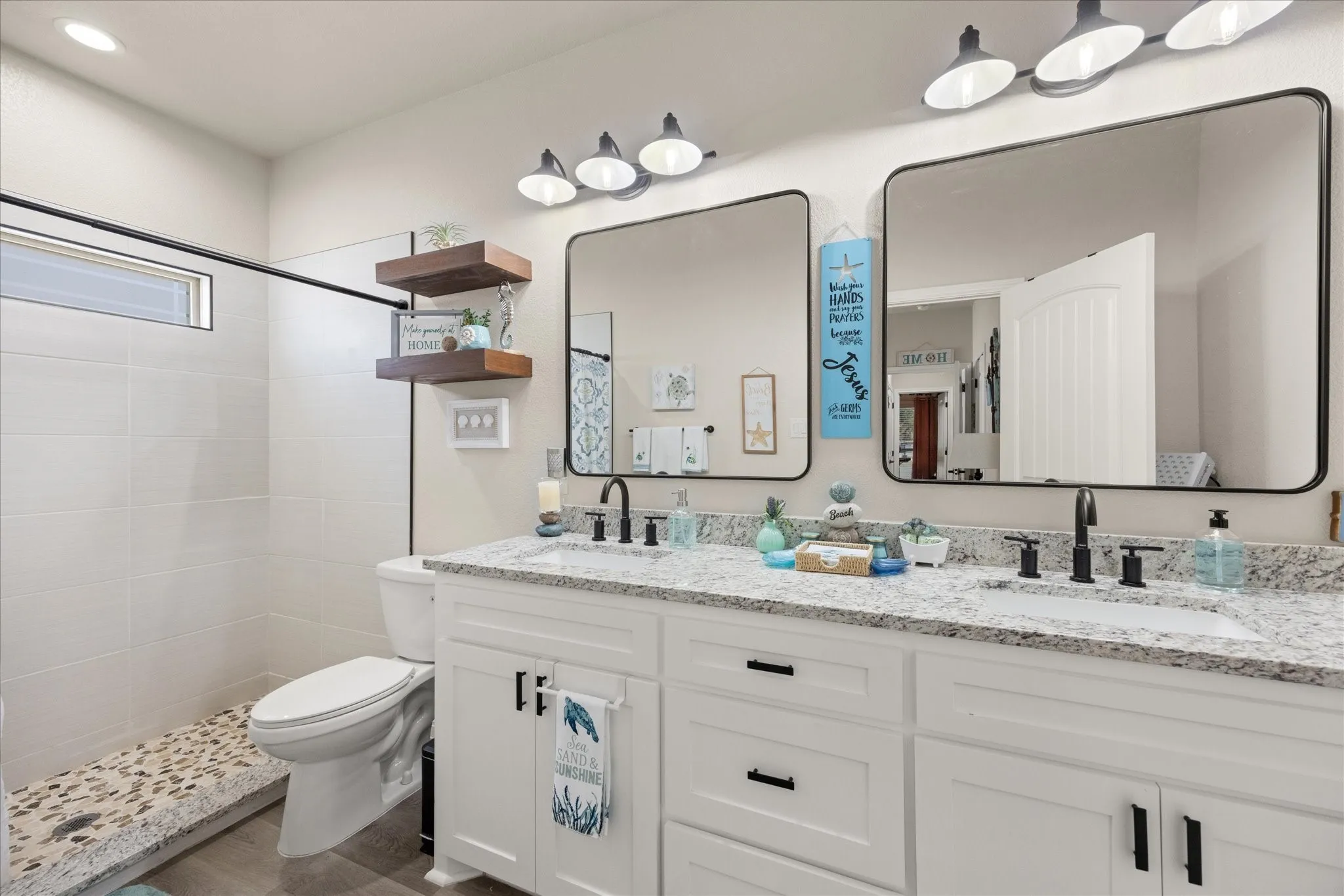 Single Family Residence For Sale in Hood County , 1608 Ridgeview Trail, Granbury, Texas 76048, 2 Bedroom, 2 Bathroom, Garage spaces, 1,103 Sqft, built in 2022, mls#21356044, Real Estate Agent in Granbury, Homes For Sale in Hood county, Homes For Sale in Granbury, Realtor in Granbury Texas, Real Estate Brokerage Independent Realty Texas, Luminita Cordes Realtor