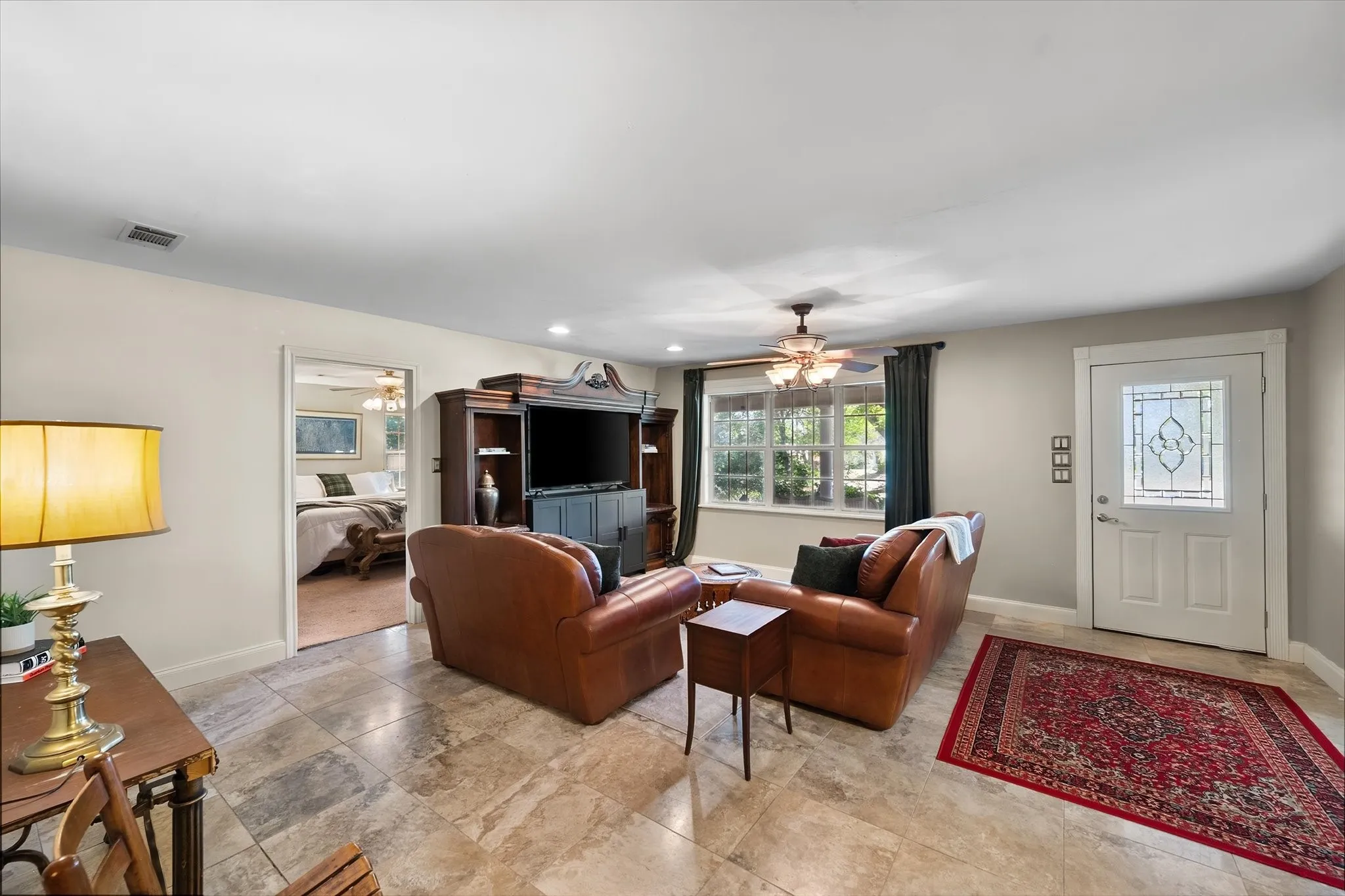 Single Family Residence For Sale in Henderson County , 1814 Robbins Road, Athens, Texas 75751, 3 Bedroom, 3 Bathroom, 2 Garage spaces, 3,092 Sqft, built in 1962, mls#21359942, Real Estate Agent in Athens, Homes For Sale in Henderson county, Homes For Sale in Athens, Realtor in Athens Texas, Real Estate Brokerage Independent Realty Texas, Luminita Cordes Realtor