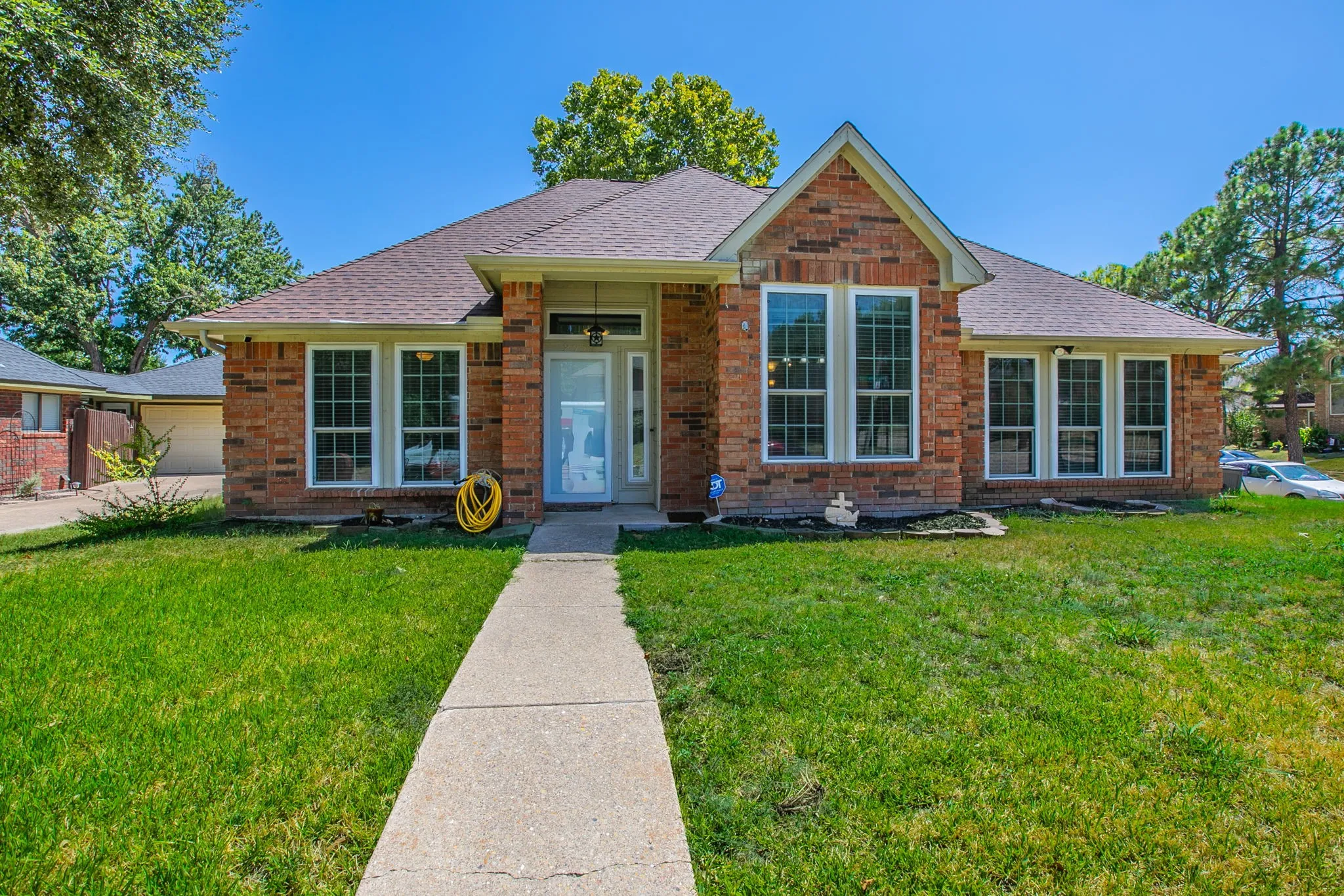 Single Family Residence For Sale in Tarrant County , 2759 Wentworth Drive, Grand Prairie, Texas 75052, 3 Bedroom, 2 Bathroom, 2 Garage spaces, 1,725 Sqft, built in 1985, mls#21360554, Real Estate Agent in Grand Prairie, Homes For Sale in Tarrant county, Homes For Sale in Grand Prairie, Realtor in Grand Prairie Texas, Real Estate Brokerage Independent Realty Texas, Luminita Cordes Realtor