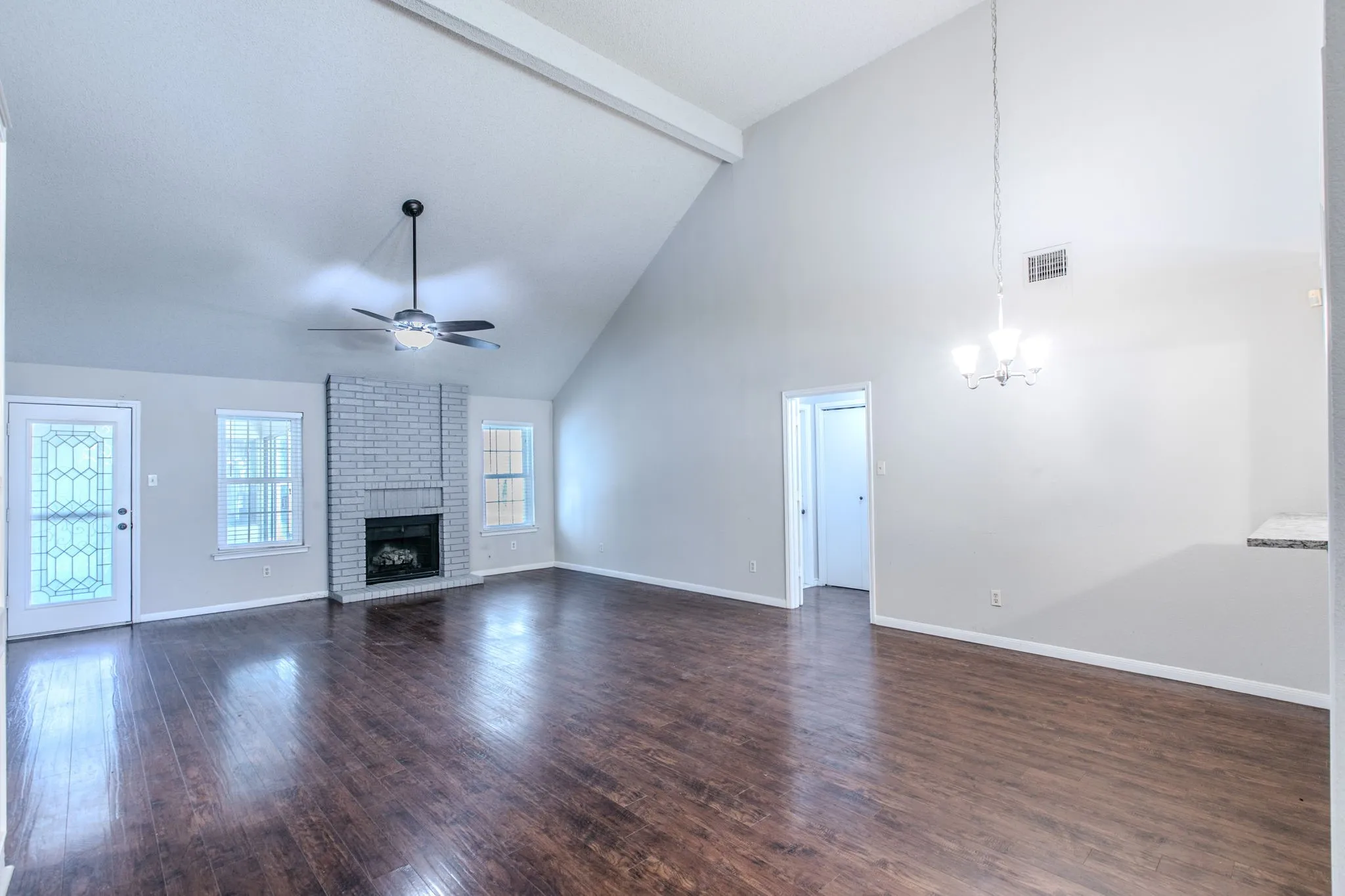 Single Family Residence For Sale in Tarrant County , 2759 Wentworth Drive, Grand Prairie, Texas 75052, 3 Bedroom, 2 Bathroom, 2 Garage spaces, 1,725 Sqft, built in 1985, mls#21360554, Real Estate Agent in Grand Prairie, Homes For Sale in Tarrant county, Homes For Sale in Grand Prairie, Realtor in Grand Prairie Texas, Real Estate Brokerage Independent Realty Texas, Luminita Cordes Realtor