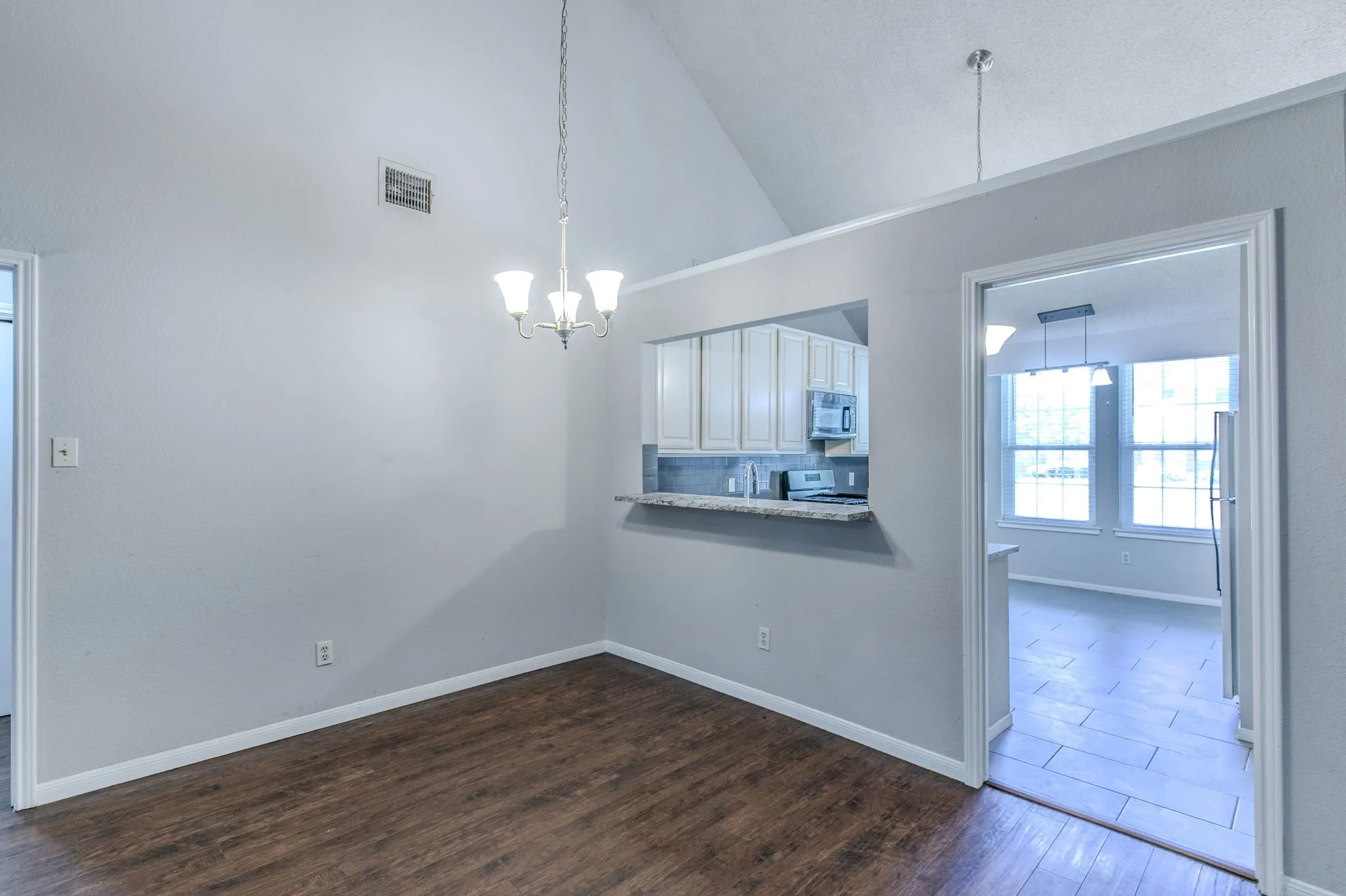 Single Family Residence For Sale in Tarrant County , 2759 Wentworth Drive, Grand Prairie, Texas 75052, 3 Bedroom, 2 Bathroom, 2 Garage spaces, 1,725 Sqft, built in 1985, mls#21360554, Real Estate Agent in Grand Prairie, Homes For Sale in Tarrant county, Homes For Sale in Grand Prairie, Realtor in Grand Prairie Texas, Real Estate Brokerage Independent Realty Texas, Luminita Cordes Realtor