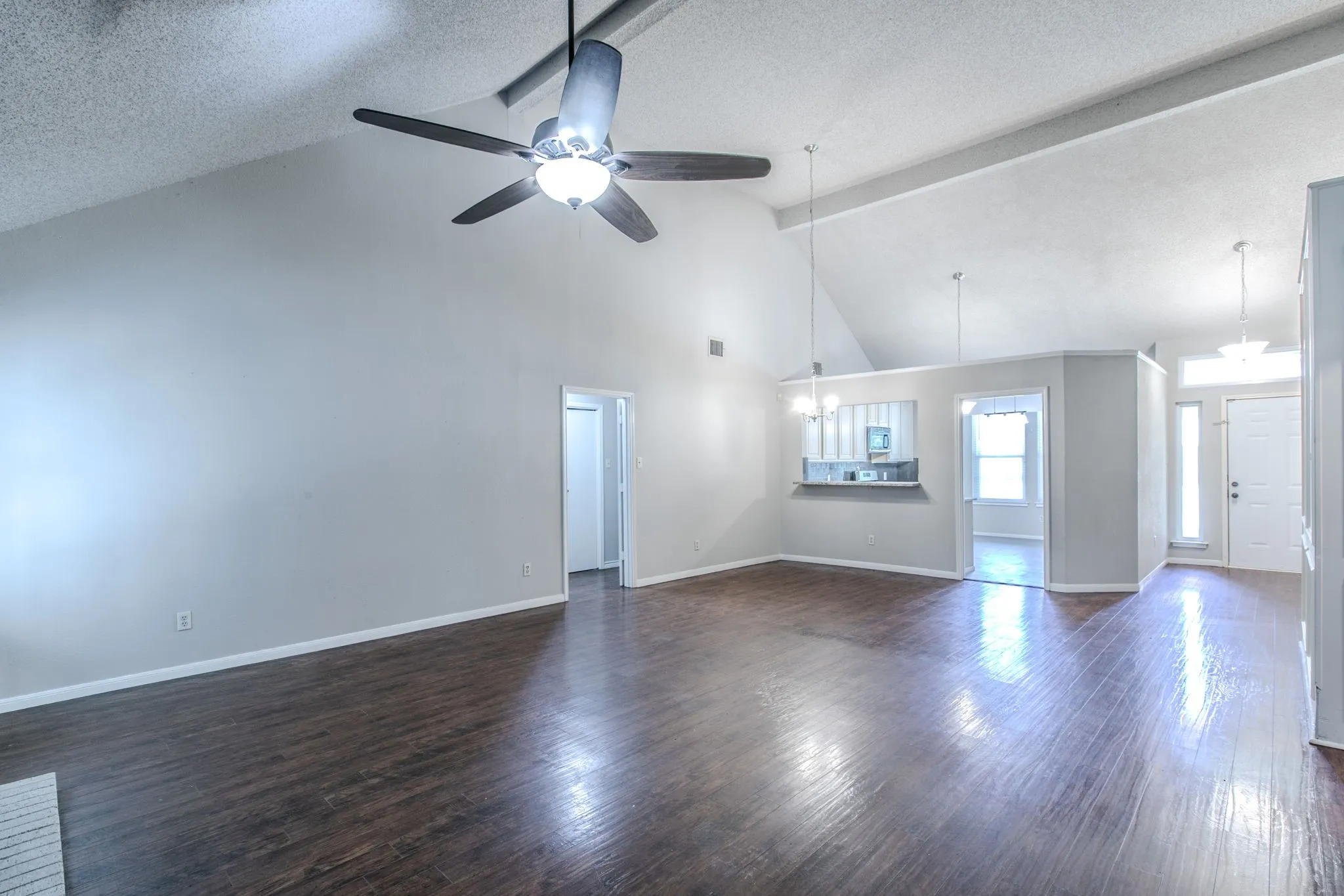 Single Family Residence For Sale in Tarrant County , 2759 Wentworth Drive, Grand Prairie, Texas 75052, 3 Bedroom, 2 Bathroom, 2 Garage spaces, 1,725 Sqft, built in 1985, mls#21360554, Real Estate Agent in Grand Prairie, Homes For Sale in Tarrant county, Homes For Sale in Grand Prairie, Realtor in Grand Prairie Texas, Real Estate Brokerage Independent Realty Texas, Luminita Cordes Realtor