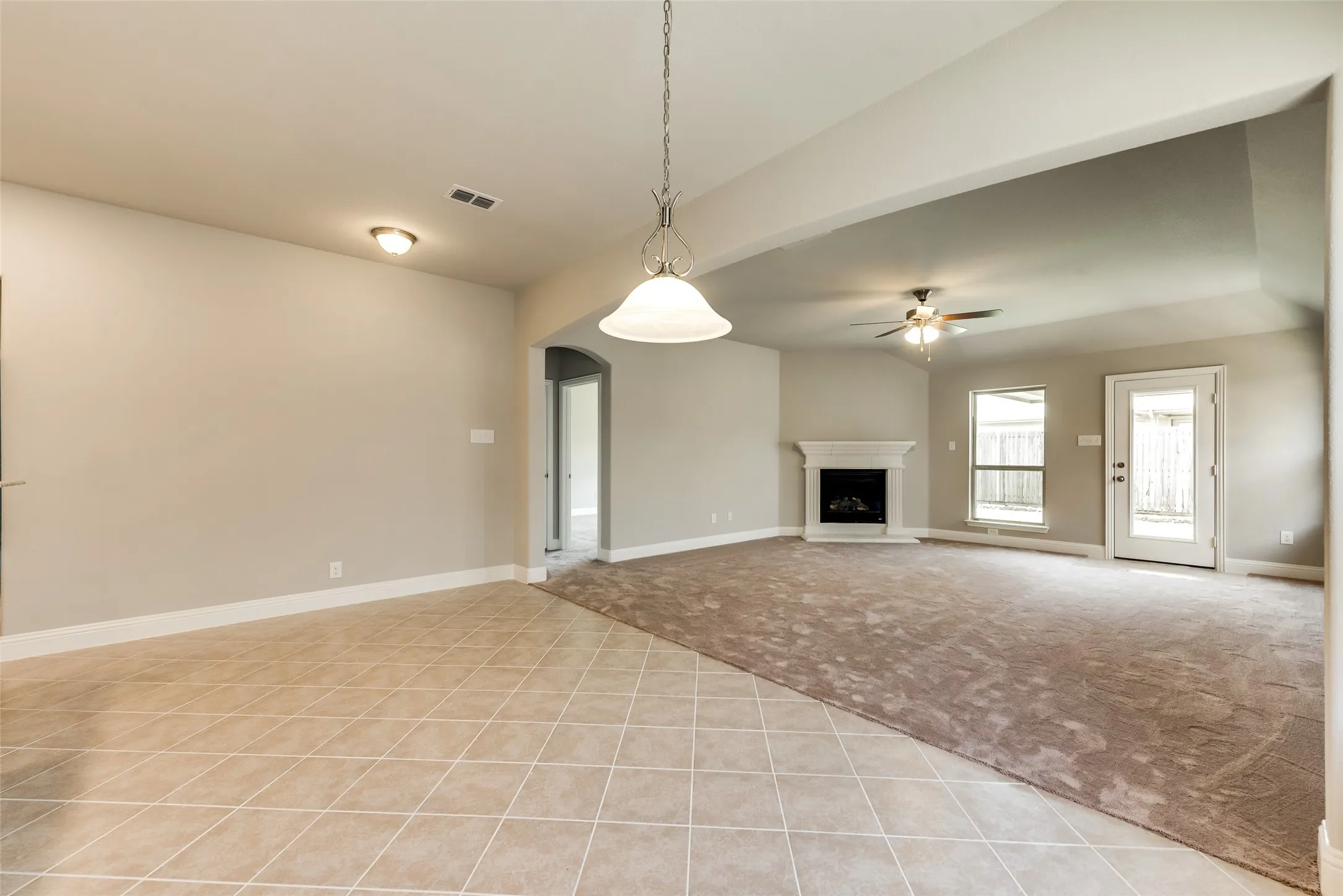Single Family Residence For Rent in Denton County , 800 Bird Creek, Little Elm, Texas 75068, 3 Bedroom, 2 Bathroom, 2 Garage spaces, 1,851 Sqft, built in 2017, mls#21360562, Real Estate Agent in Little Elm, Homes For Rent in Denton county, Homes For Rent in Little Elm, Realtor in Little Elm Texas, Real Estate Brokerage Independent Realty Texas, Luminita Cordes Realtor