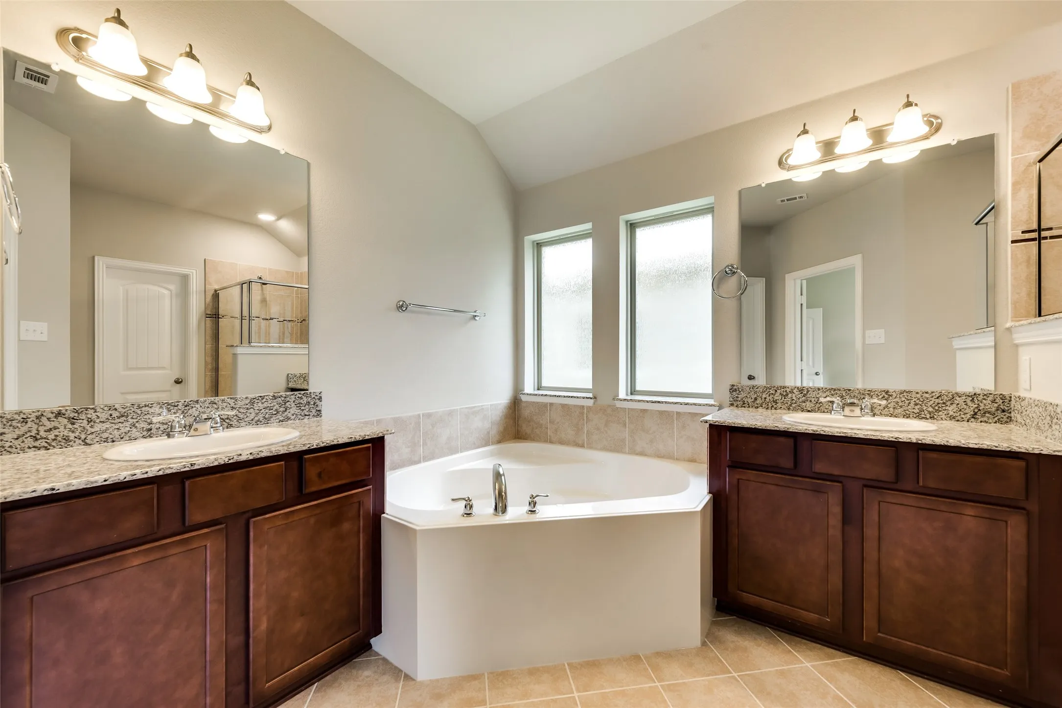 Single Family Residence For Rent in Denton County , 800 Bird Creek, Little Elm, Texas 75068, 3 Bedroom, 2 Bathroom, 2 Garage spaces, 1,851 Sqft, built in 2017, mls#21360562, Real Estate Agent in Little Elm, Homes For Rent in Denton county, Homes For Rent in Little Elm, Realtor in Little Elm Texas, Real Estate Brokerage Independent Realty Texas, Luminita Cordes Realtor