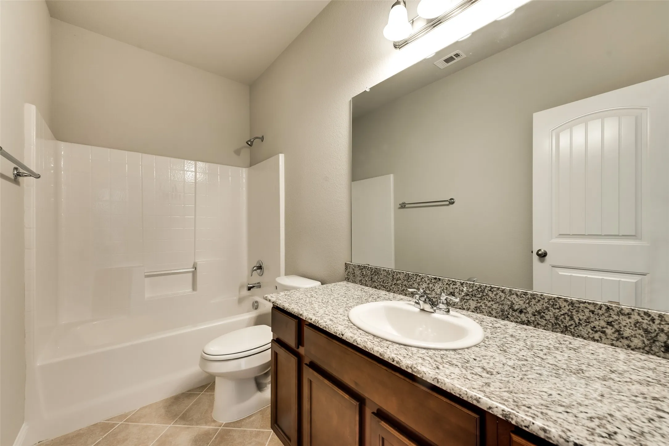 Single Family Residence For Rent in Denton County , 800 Bird Creek, Little Elm, Texas 75068, 3 Bedroom, 2 Bathroom, 2 Garage spaces, 1,851 Sqft, built in 2017, mls#21360562, Real Estate Agent in Little Elm, Homes For Rent in Denton county, Homes For Rent in Little Elm, Realtor in Little Elm Texas, Real Estate Brokerage Independent Realty Texas, Luminita Cordes Realtor