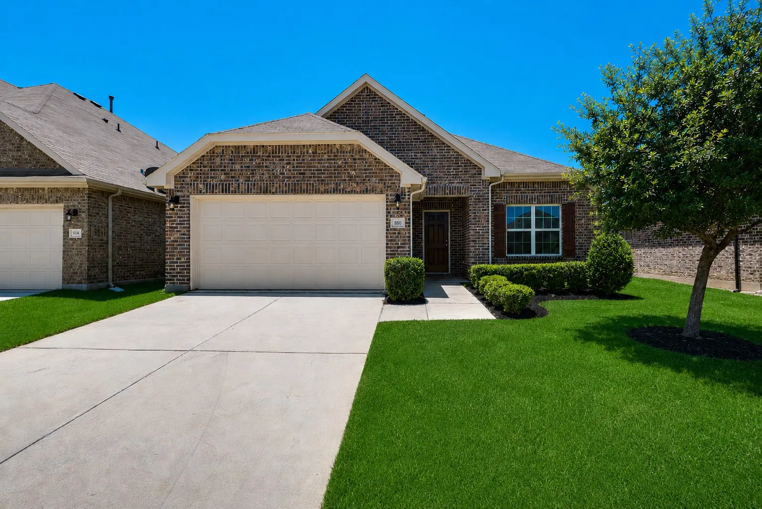 Single Family Residence For Rent in Denton County , 800 Bird Creek, Little Elm, Texas 75068, 3 Bedroom, 2 Bathroom, 2 Garage spaces, 1,851 Sqft, built in 2017, mls#21360562, Real Estate Agent in Little Elm, Homes For Rent in Denton county, Homes For Rent in Little Elm, Realtor in Little Elm Texas, Real Estate Brokerage Independent Realty Texas, Luminita Cordes Realtor