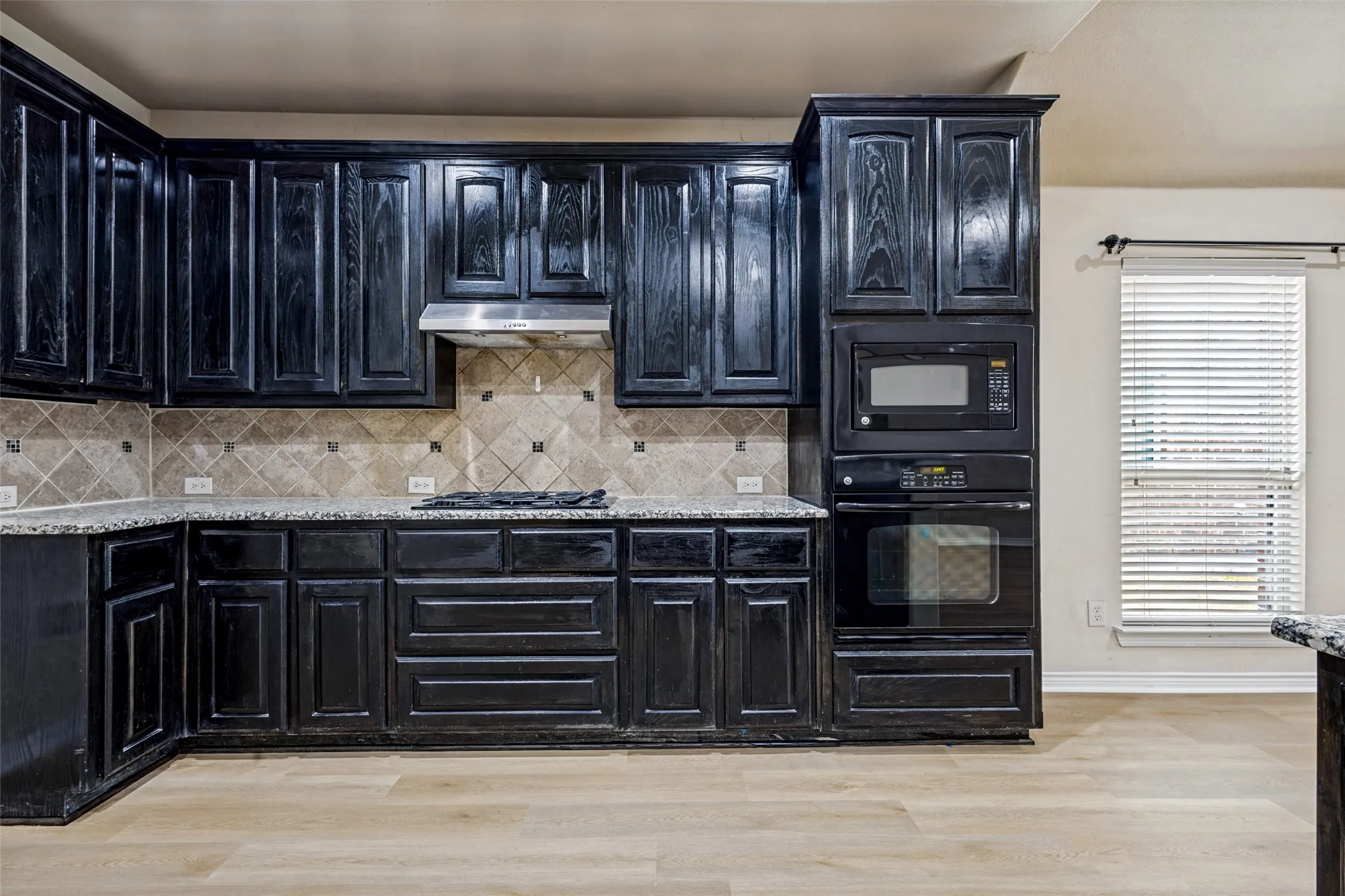 Single Family Residence For Sale in Collin County , 10005 Petrified Tree Lane, Mc Kinney, Texas 75072, 4 Bedroom, 2 Bathroom, 2 Garage spaces, 2,038 Sqft, built in 2012, mls#21359926, Real Estate Agent in Mc Kinney, Homes For Sale in Collin county, Homes For Sale in Mc Kinney, Realtor in Mc Kinney Texas, Real Estate Brokerage Independent Realty Texas, Luminita Cordes Realtor