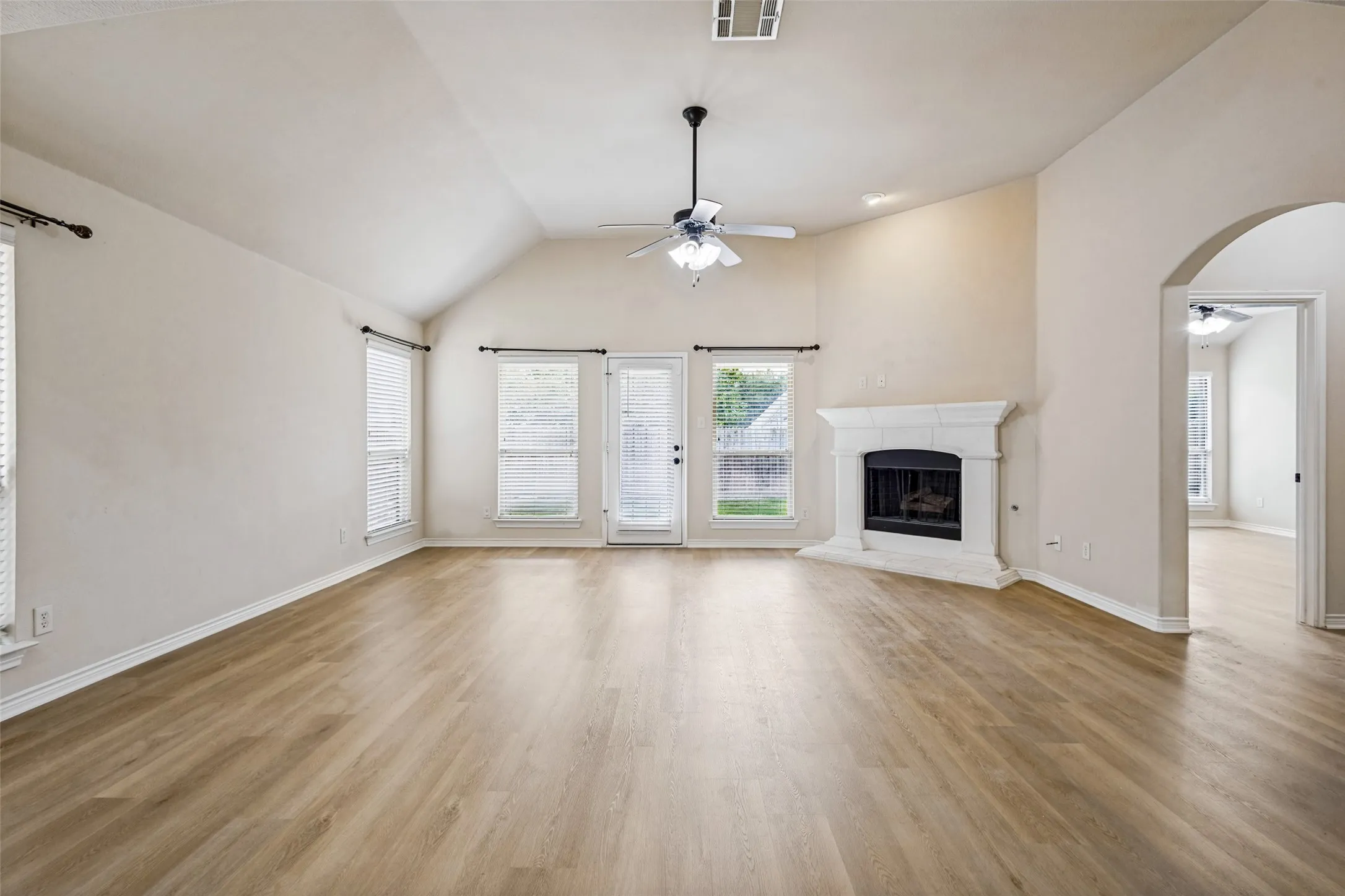 Single Family Residence For Sale in Collin County , 10005 Petrified Tree Lane, Mc Kinney, Texas 75072, 4 Bedroom, 2 Bathroom, 2 Garage spaces, 2,038 Sqft, built in 2012, mls#21359926, Real Estate Agent in Mc Kinney, Homes For Sale in Collin county, Homes For Sale in Mc Kinney, Realtor in Mc Kinney Texas, Real Estate Brokerage Independent Realty Texas, Luminita Cordes Realtor