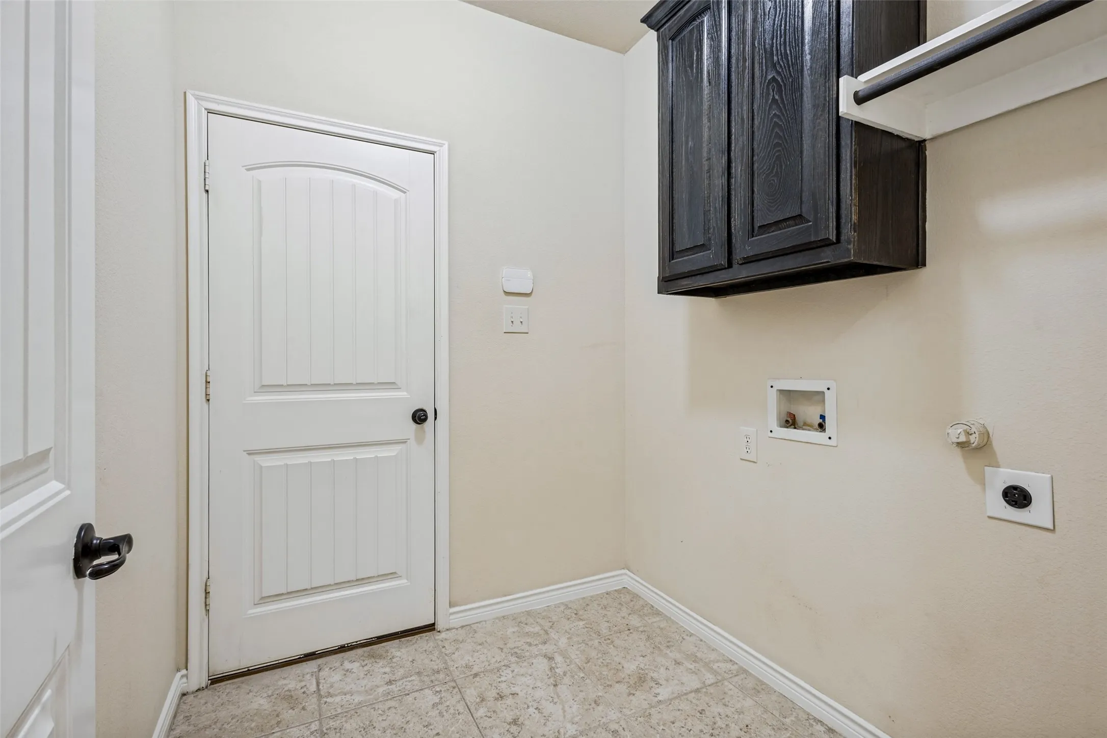 Single Family Residence For Sale in Collin County , 10005 Petrified Tree Lane, Mc Kinney, Texas 75072, 4 Bedroom, 2 Bathroom, 2 Garage spaces, 2,038 Sqft, built in 2012, mls#21359926, Real Estate Agent in Mc Kinney, Homes For Sale in Collin county, Homes For Sale in Mc Kinney, Realtor in Mc Kinney Texas, Real Estate Brokerage Independent Realty Texas, Luminita Cordes Realtor