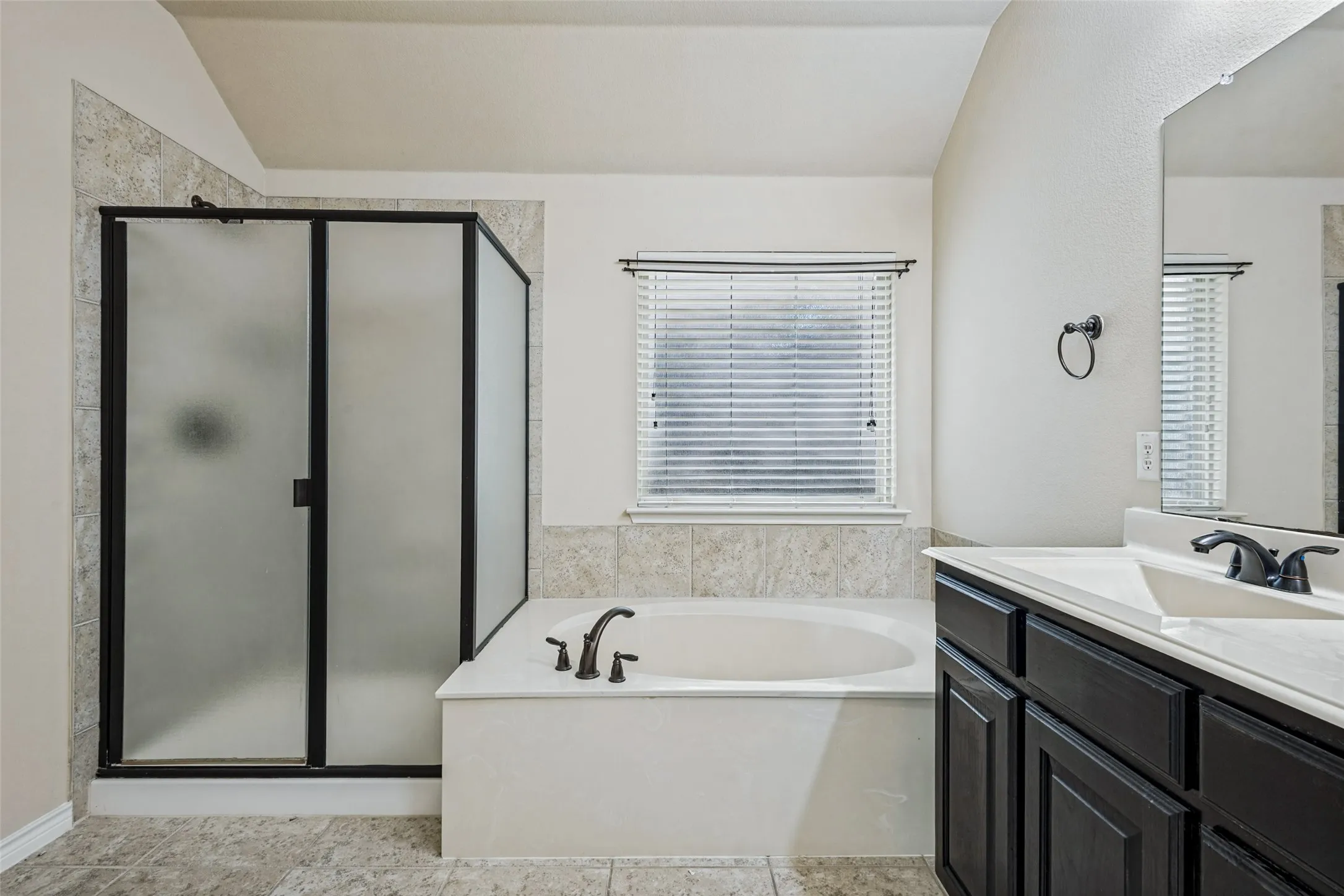 Single Family Residence For Sale in Collin County , 10005 Petrified Tree Lane, Mc Kinney, Texas 75072, 4 Bedroom, 2 Bathroom, 2 Garage spaces, 2,038 Sqft, built in 2012, mls#21359926, Real Estate Agent in Mc Kinney, Homes For Sale in Collin county, Homes For Sale in Mc Kinney, Realtor in Mc Kinney Texas, Real Estate Brokerage Independent Realty Texas, Luminita Cordes Realtor