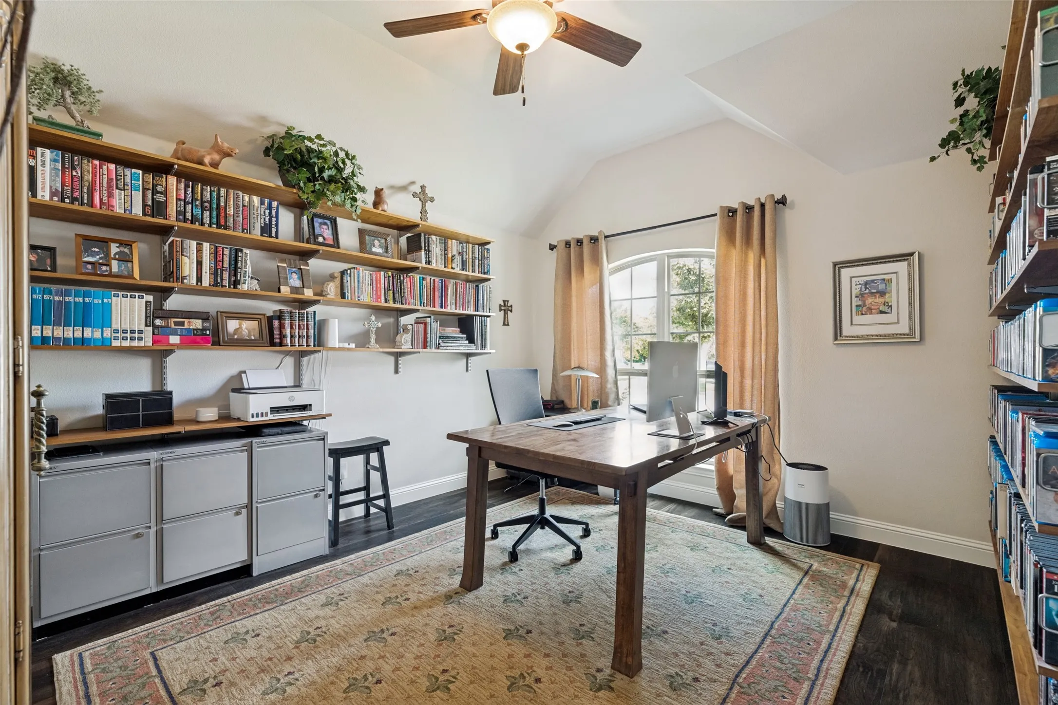 Single Family Residence For Sale in Collin County , 4309 Switchgrass Street, Celina, Texas 75009, 4 Bedroom, 3 Bathroom, 3 Garage spaces, 2,672 Sqft, built in 2016, mls#21355436, Real Estate Agent in Celina, Homes For Sale in Collin county, Homes For Sale in Celina, Realtor in Celina Texas, Real Estate Brokerage Independent Realty Texas, Luminita Cordes Realtor