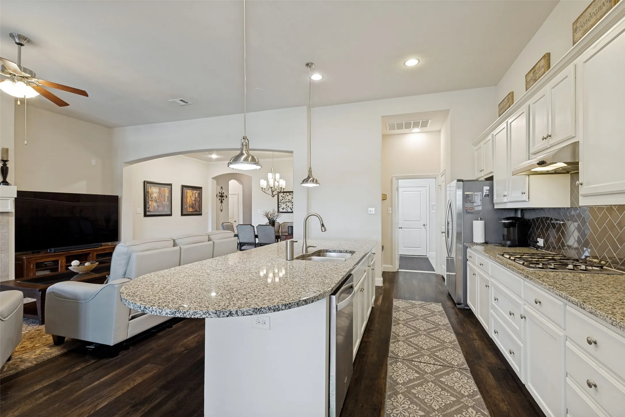 Single Family Residence For Sale in Collin County , 4309 Switchgrass Street, Celina, Texas 75009, 4 Bedroom, 3 Bathroom, 3 Garage spaces, 2,672 Sqft, built in 2016, mls#21355436, Real Estate Agent in Celina, Homes For Sale in Collin county, Homes For Sale in Celina, Realtor in Celina Texas, Real Estate Brokerage Independent Realty Texas, Luminita Cordes Realtor